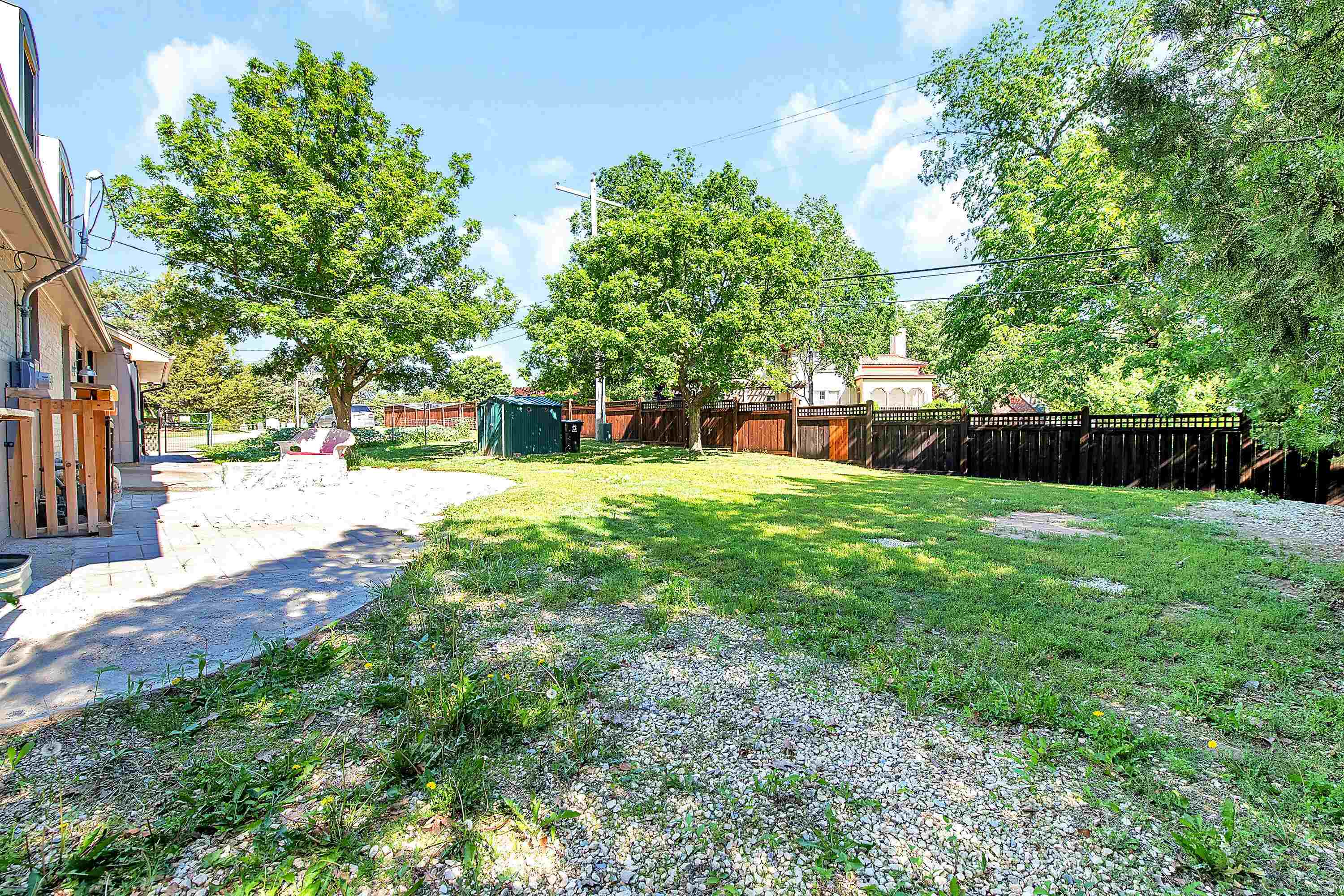 2111 Melrose Ln, Salina, Kansas image 4