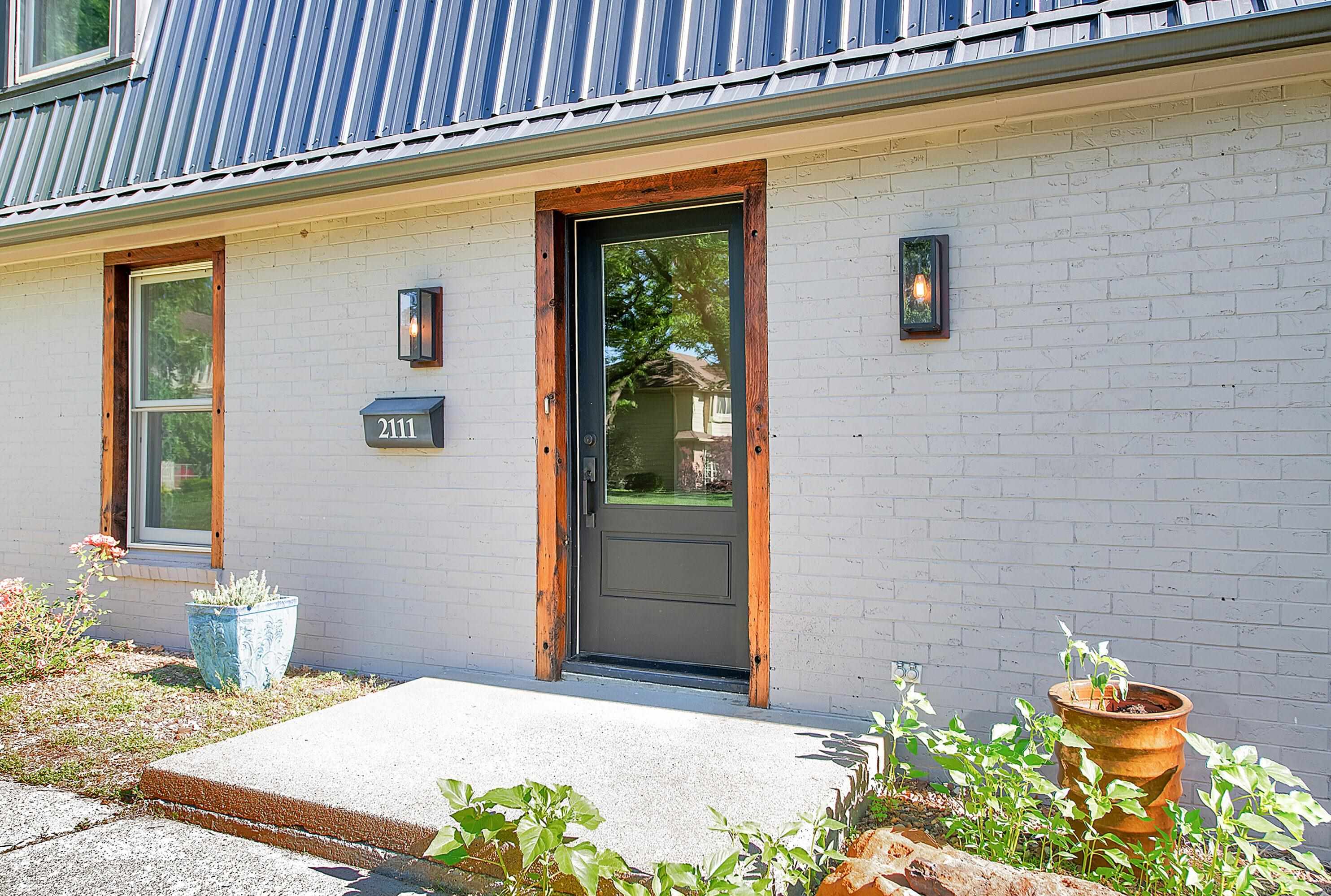 2111 Melrose Ln, Salina, Kansas image 9