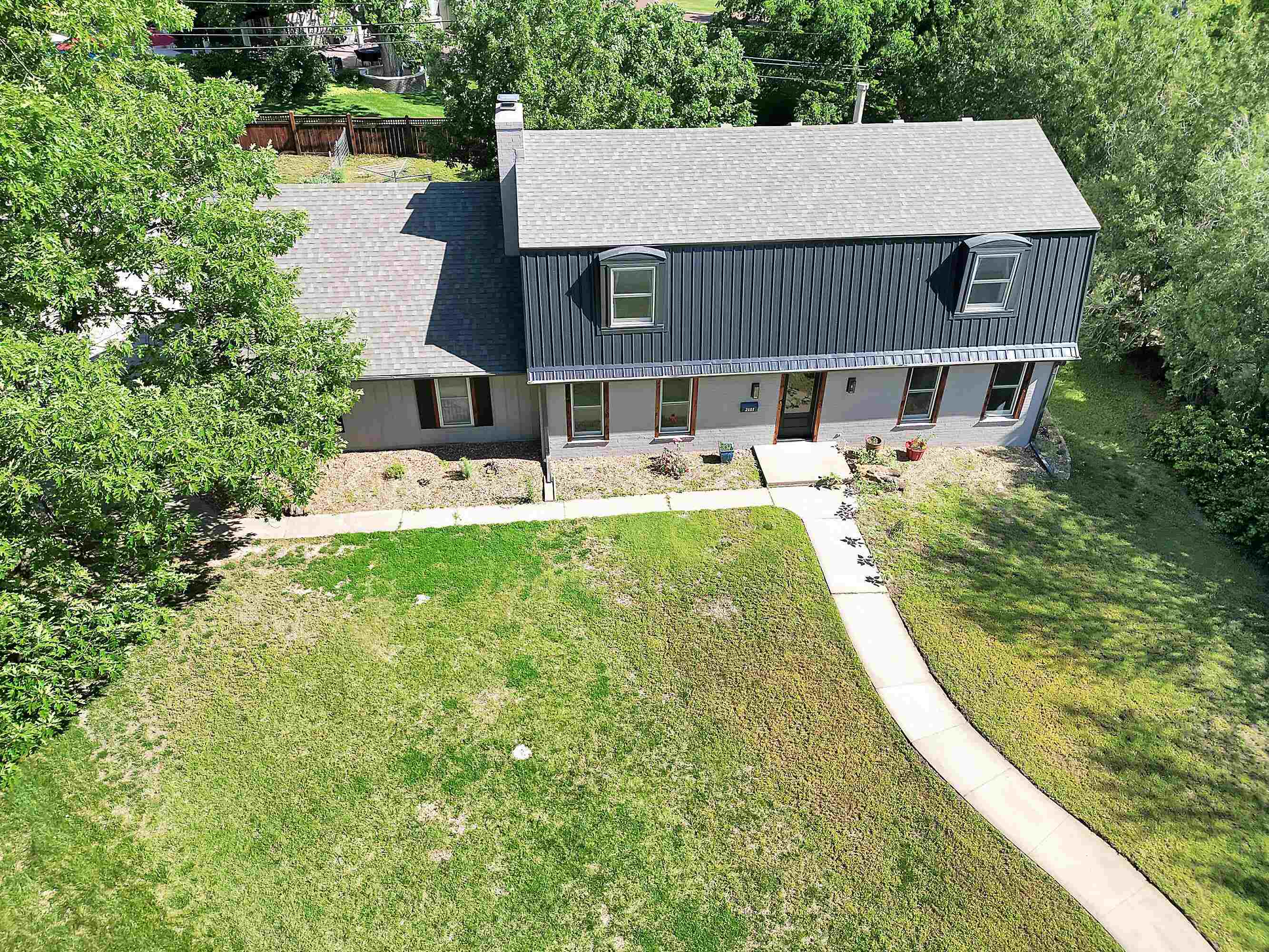 2111 Melrose Ln, Salina, Kansas image 2