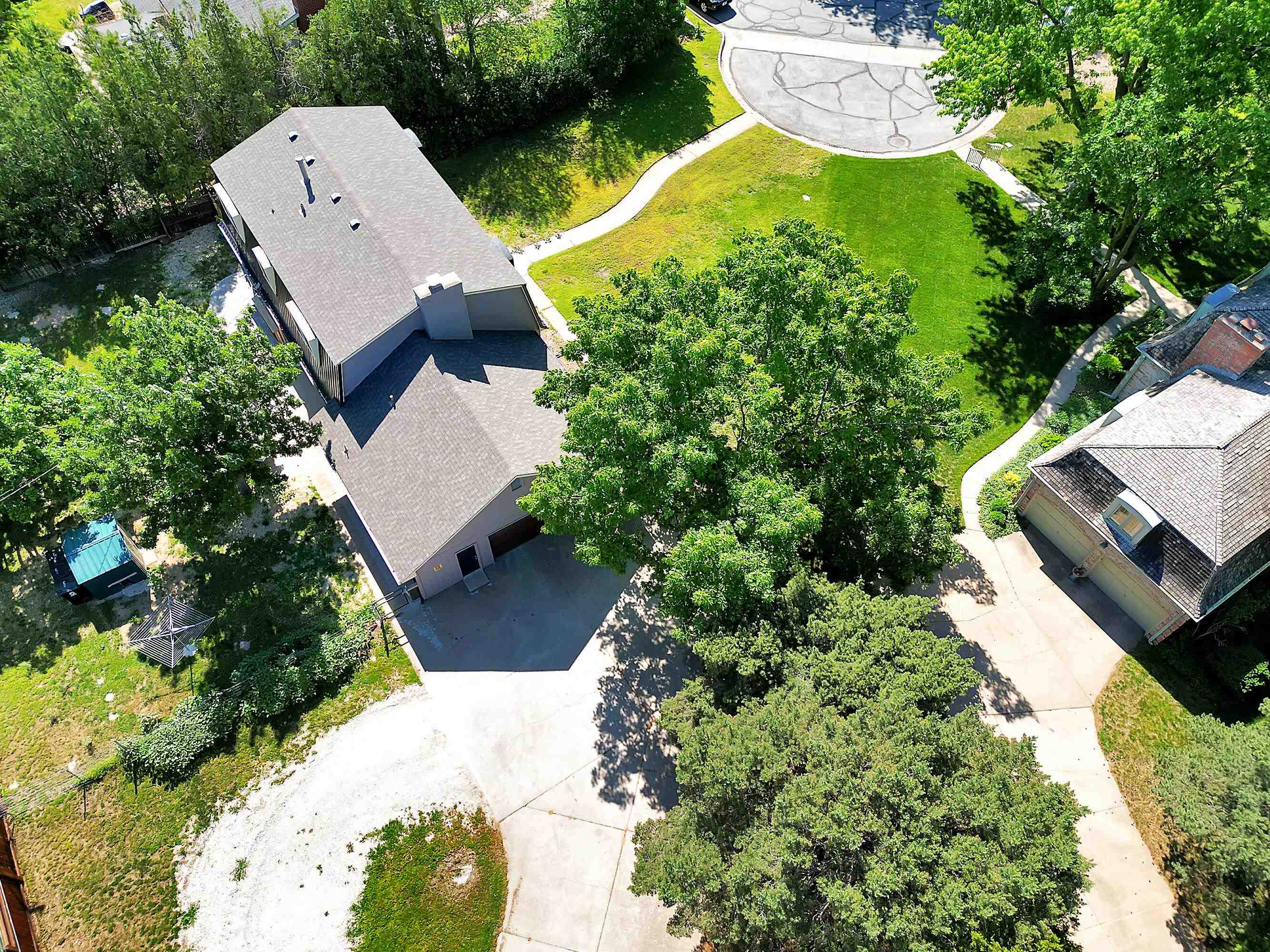 2111 Melrose Ln, Salina, Kansas image 3
