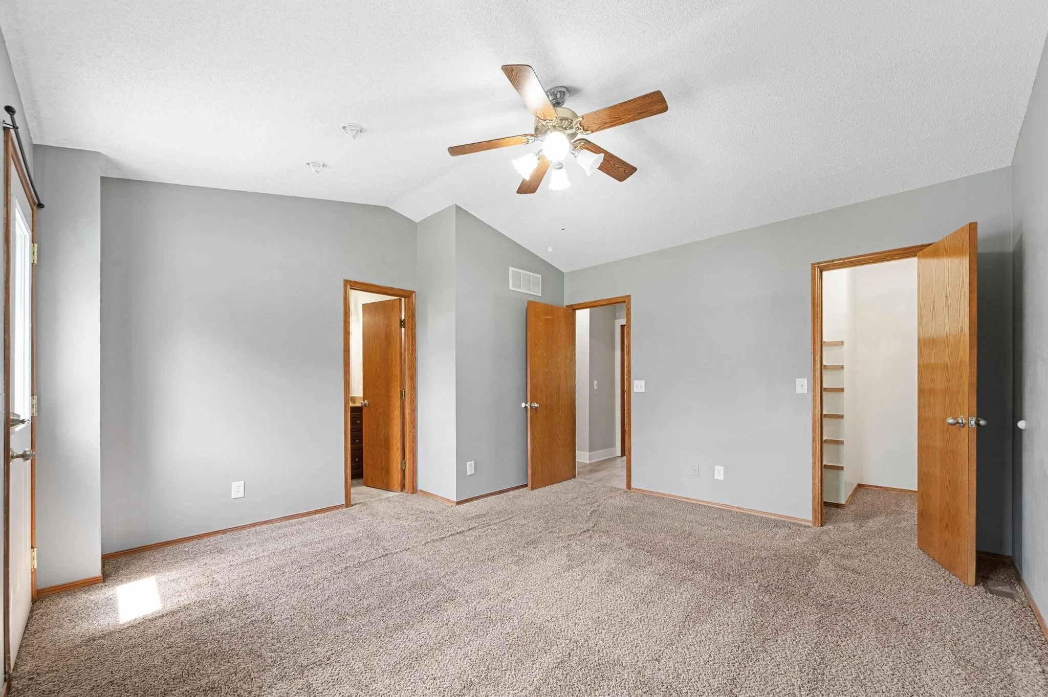 Wichita, Kansas 67205, United States, 4 Bedrooms Bedrooms, ,3 BathroomsBathrooms,Residential,Active,234463