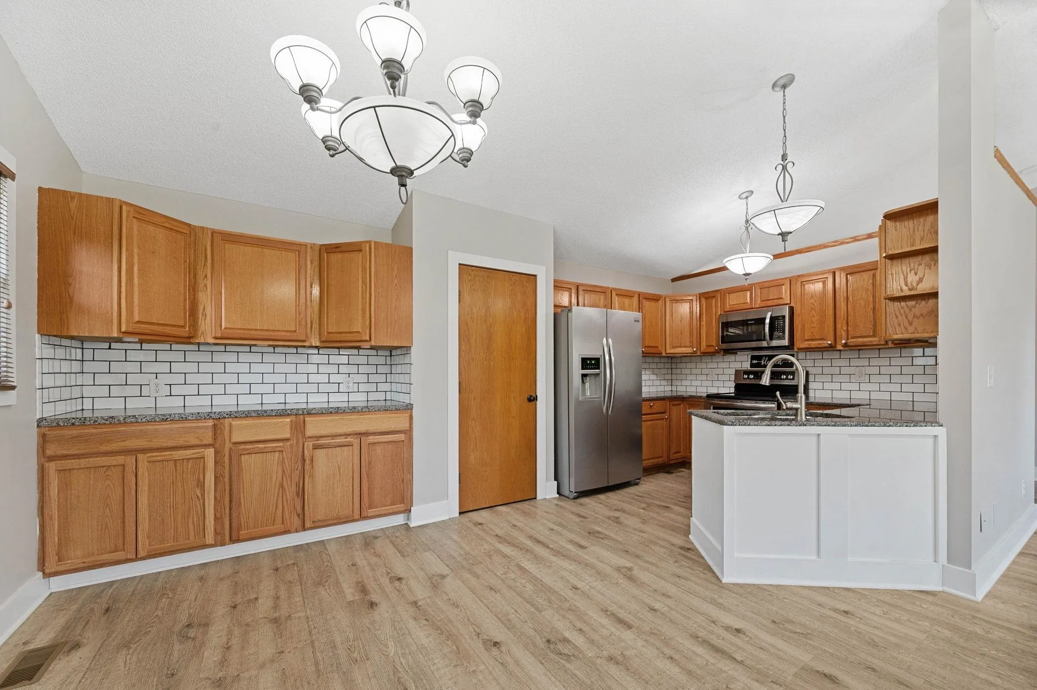 Wichita, Kansas 67205, United States, 4 Bedrooms Bedrooms, ,3 BathroomsBathrooms,Residential,Active,234463