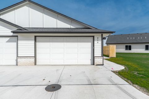 Multifamily For Sale - 820 S Jay St<br/> Valley Center, KS 67147