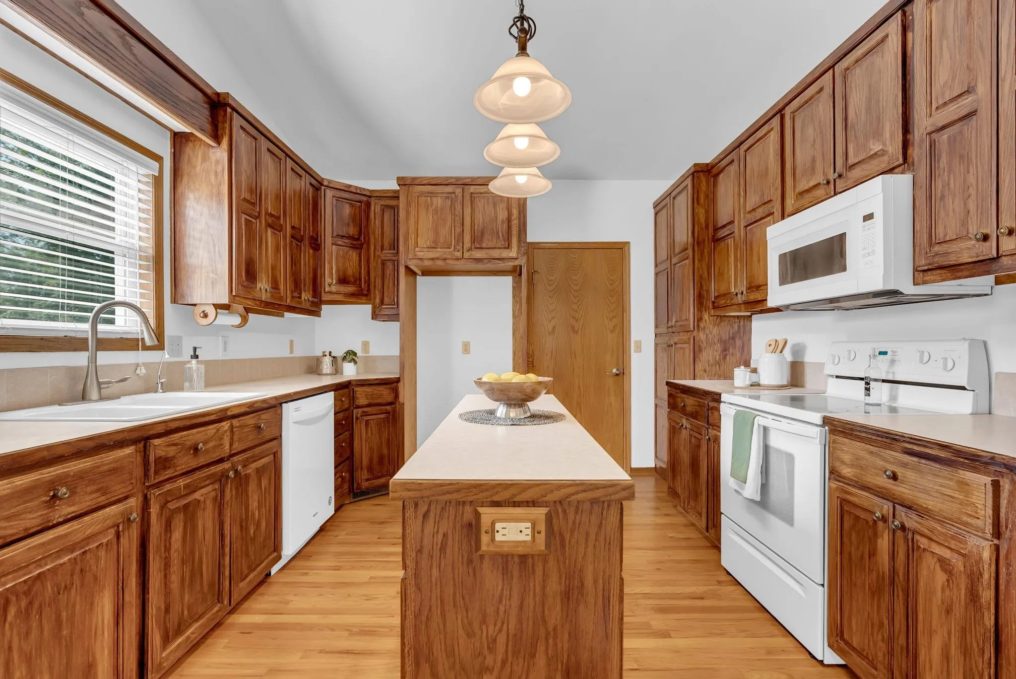 Wichita, Kansas 67230, United States, 5 Bedrooms Bedrooms, ,3 BathroomsBathrooms,Residential,Active,192070