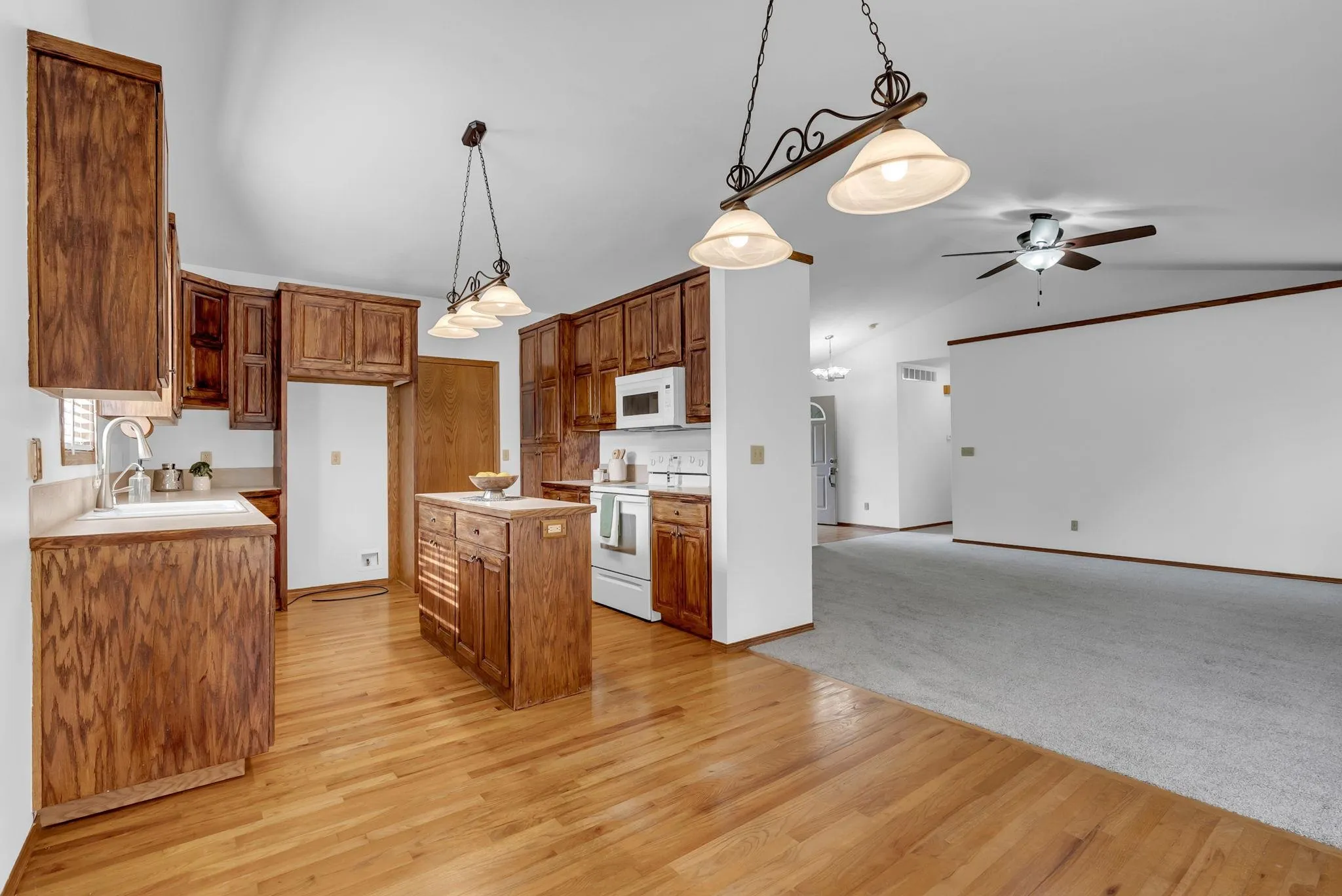 Wichita, Kansas 67230, United States, 5 Bedrooms Bedrooms, ,3 BathroomsBathrooms,Residential,Active,192070