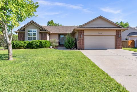 Homes For Sale - 15818 E Woodcreek St<br/> Sedgwick County, Wichita, KS 67230