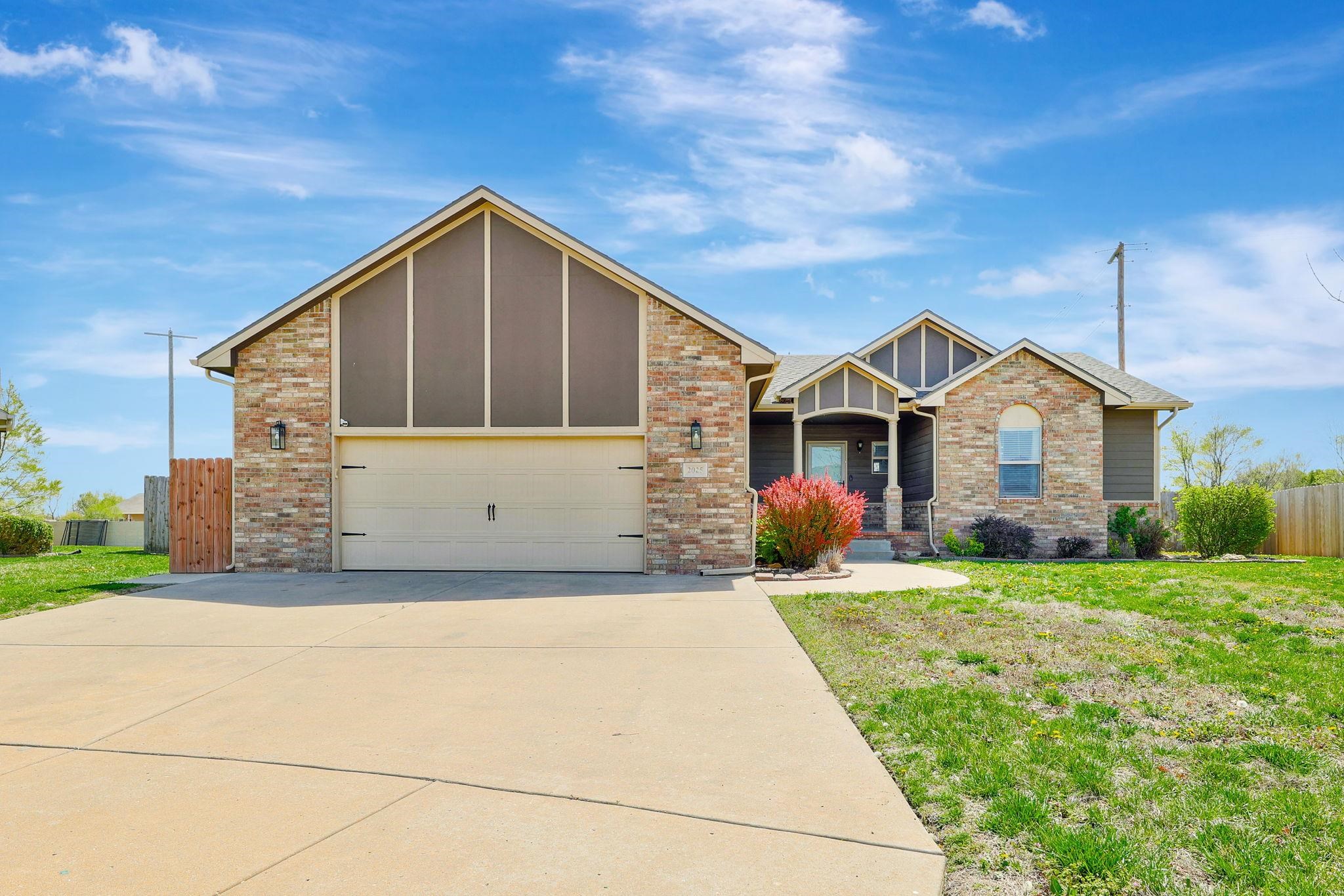 2025 E Clover Ct, Andover, Kansas image 1