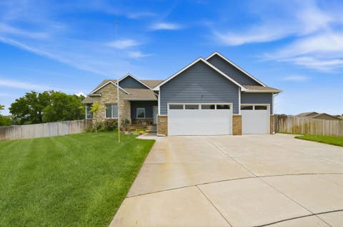 Homes For Sale - 6410 S Jade Ct<br/> Derby, KS 67037