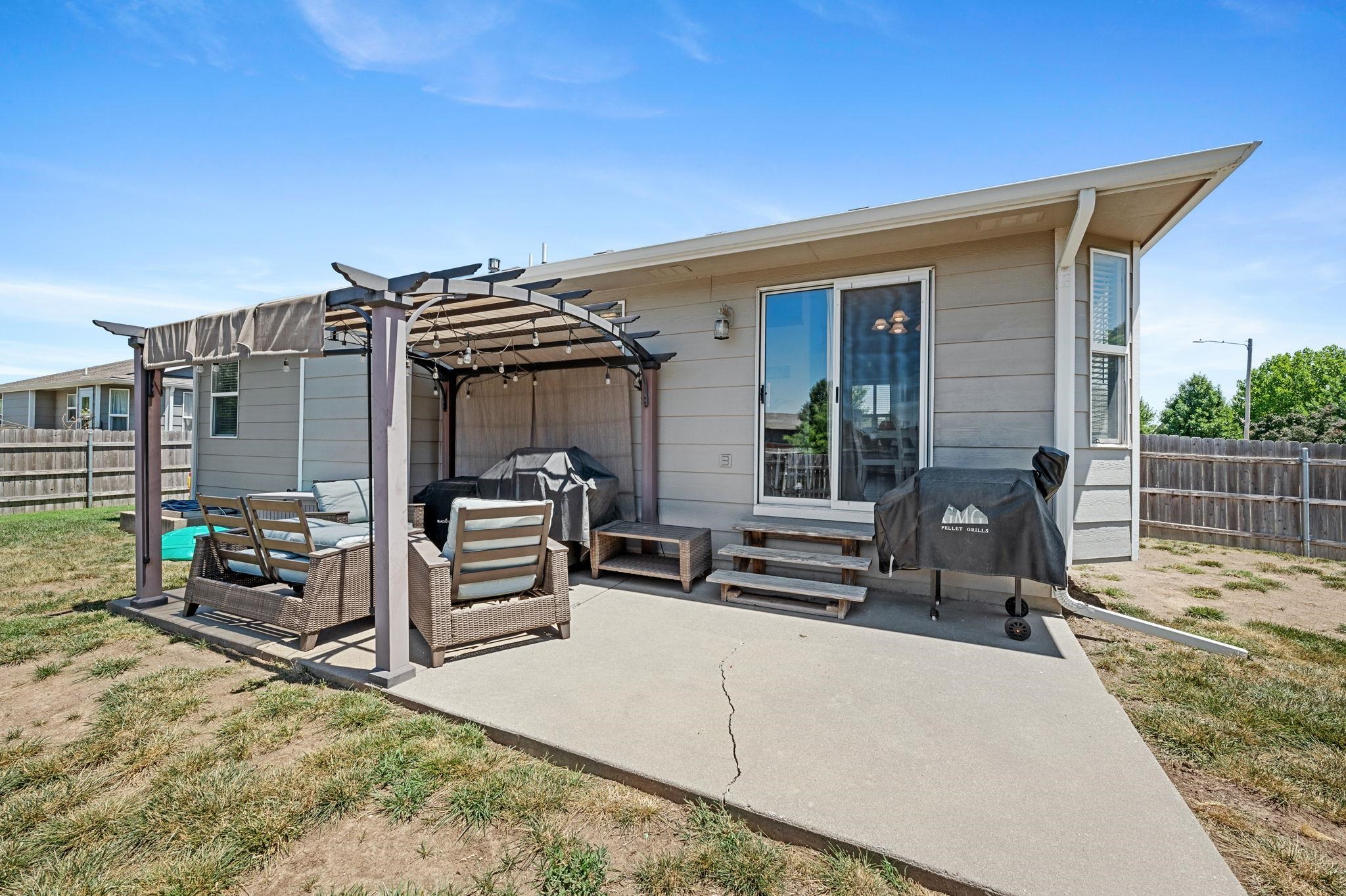 Goddard, Kansas 67052, United States, 4 Bedrooms Bedrooms, ,3 BathroomsBathrooms,Residential,Pending,51828