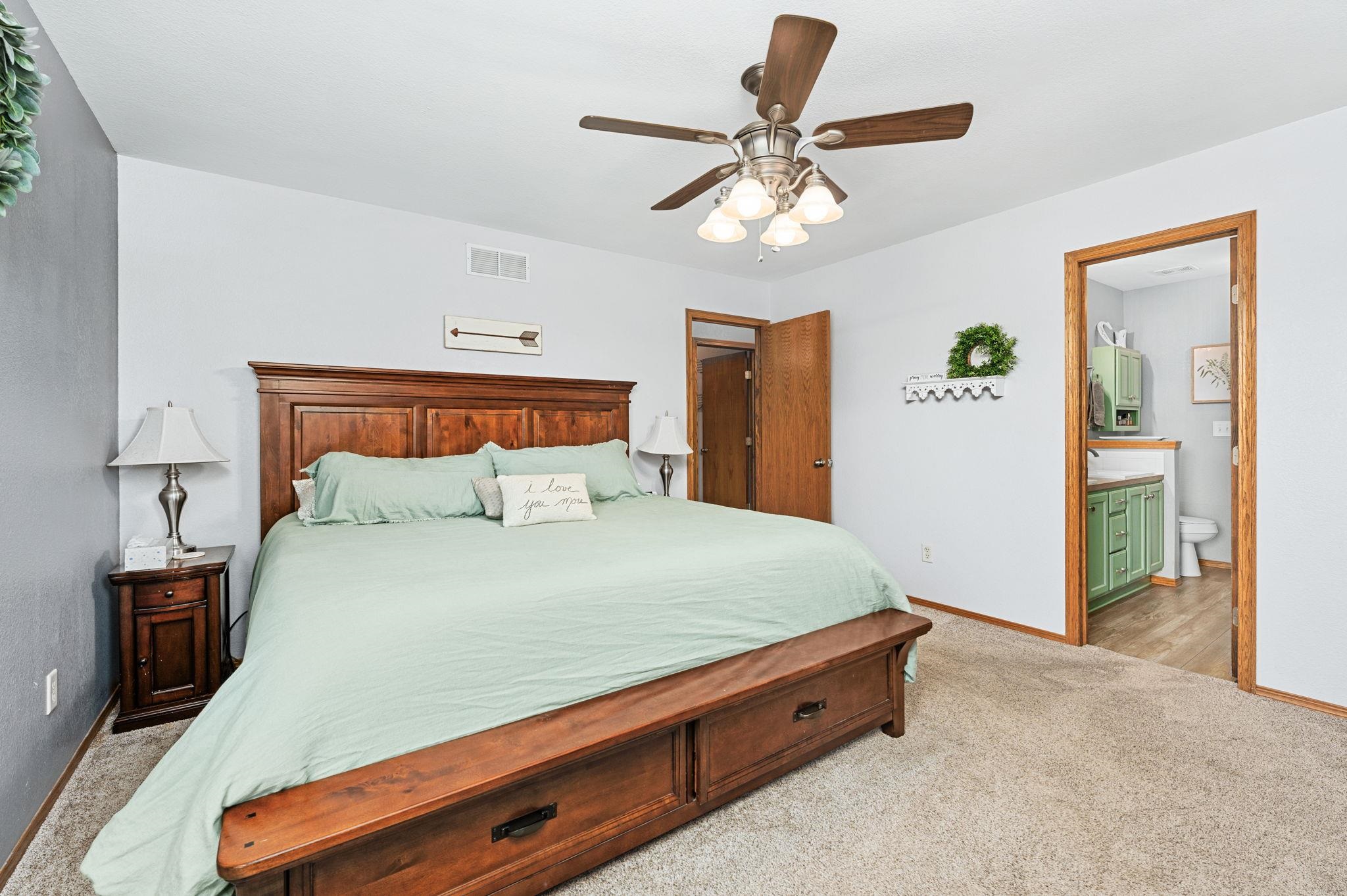 Goddard, Kansas 67052, United States, 4 Bedrooms Bedrooms, ,3 BathroomsBathrooms,Residential,Pending,51828