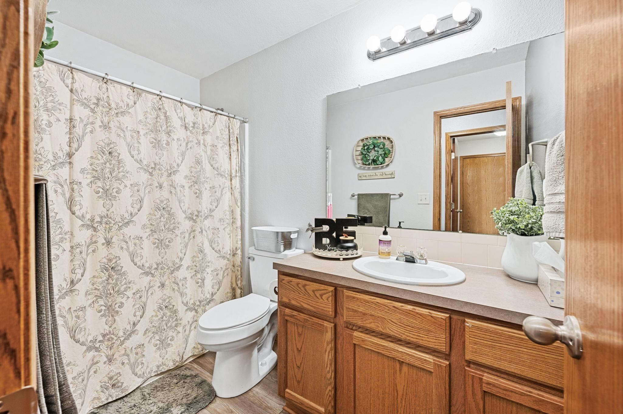 Goddard, Kansas 67052, United States, 4 Bedrooms Bedrooms, ,3 BathroomsBathrooms,Residential,Pending,51828