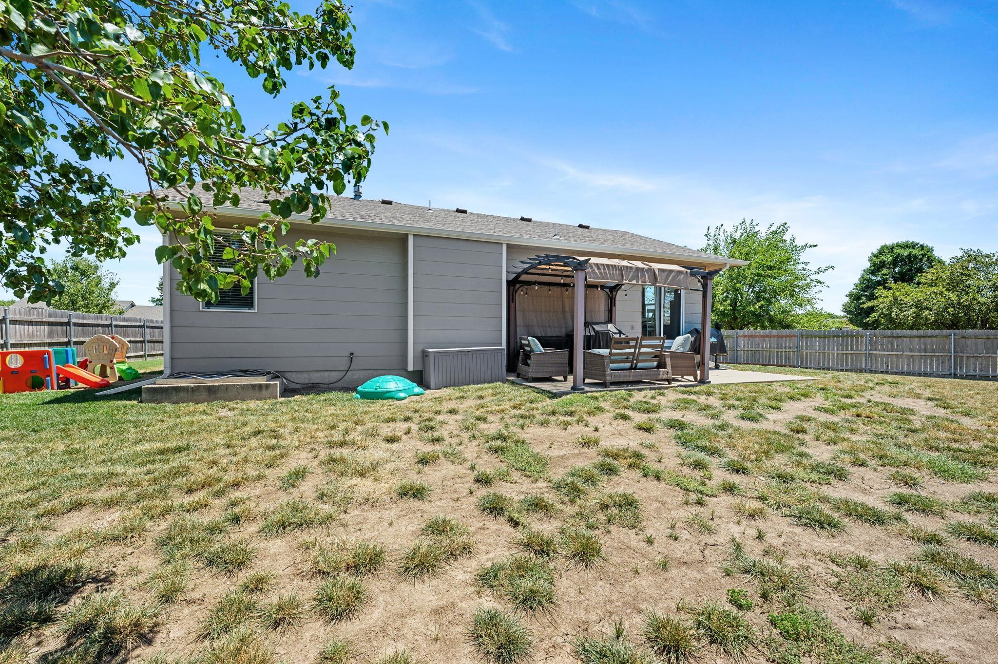 Goddard, Kansas 67052, United States, 4 Bedrooms Bedrooms, ,3 BathroomsBathrooms,Residential,Pending,51828