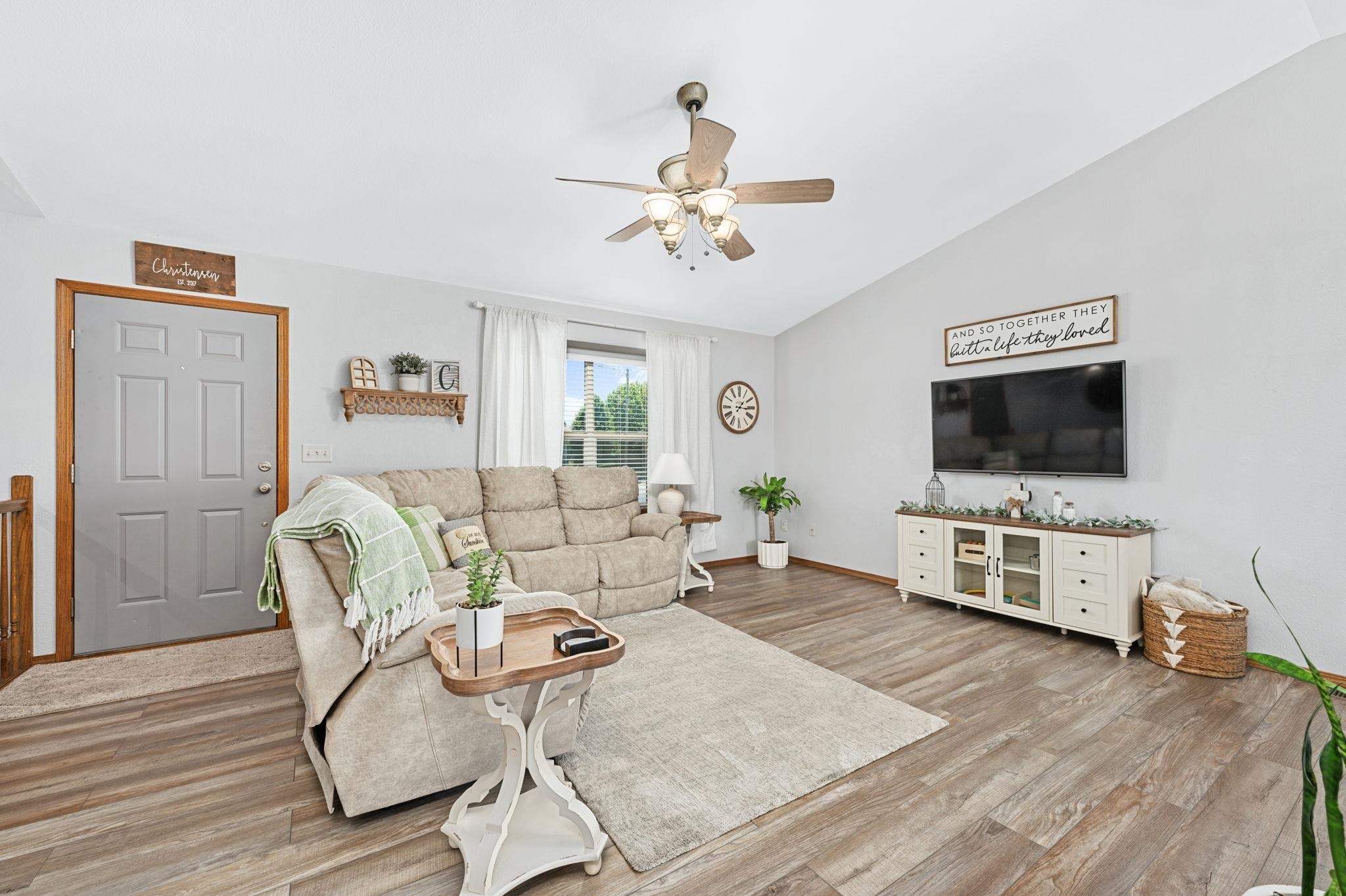 Goddard, Kansas 67052, United States, 4 Bedrooms Bedrooms, ,3 BathroomsBathrooms,Residential,Pending,51828