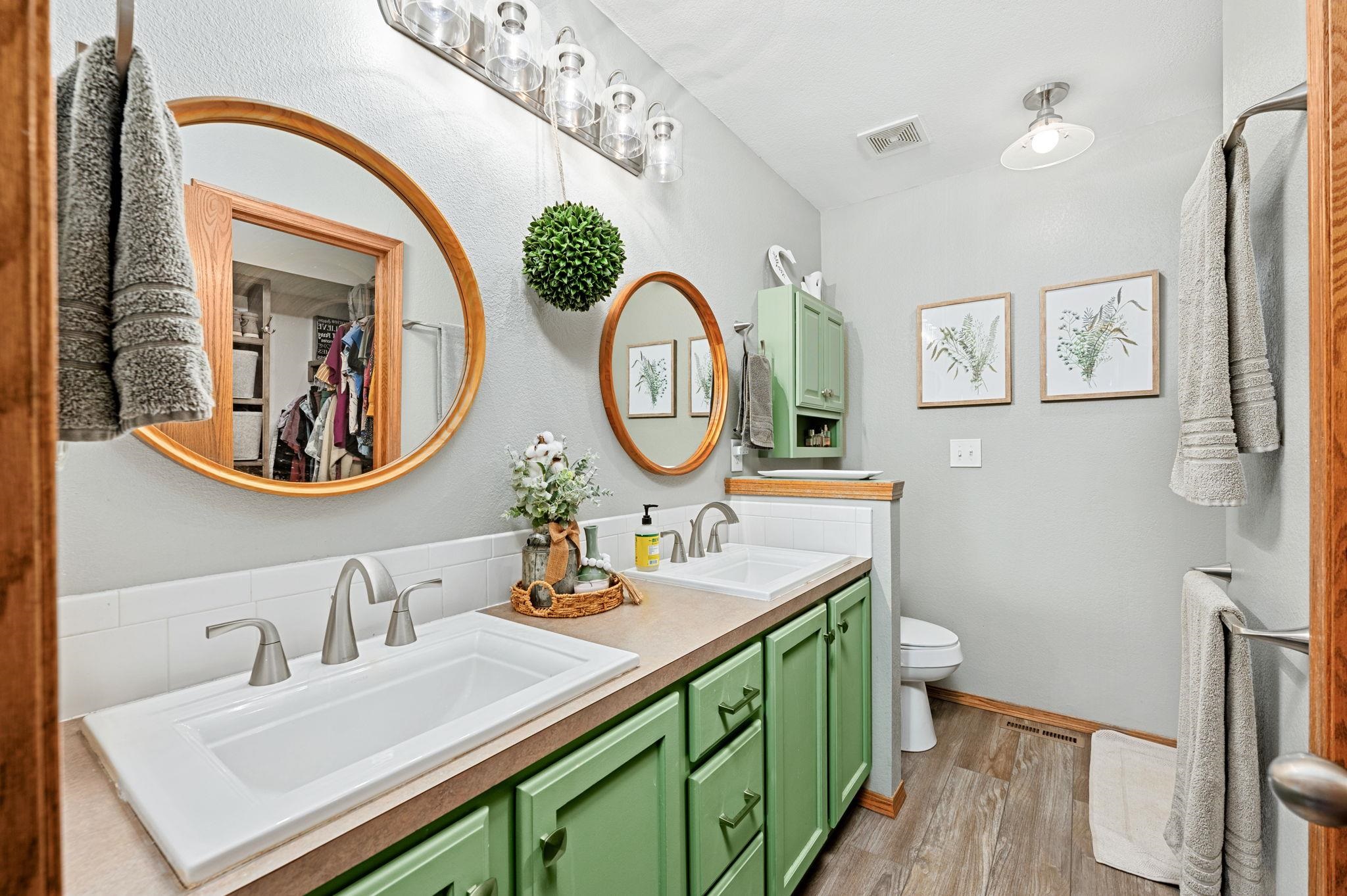 Goddard, Kansas 67052, United States, 4 Bedrooms Bedrooms, ,3 BathroomsBathrooms,Residential,Pending,51828