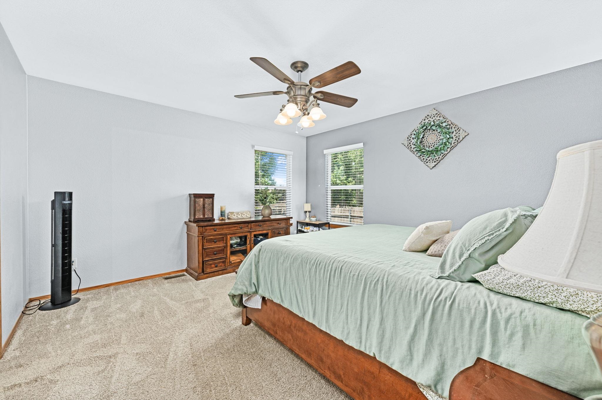 Goddard, Kansas 67052, United States, 4 Bedrooms Bedrooms, ,3 BathroomsBathrooms,Residential,Pending,51828