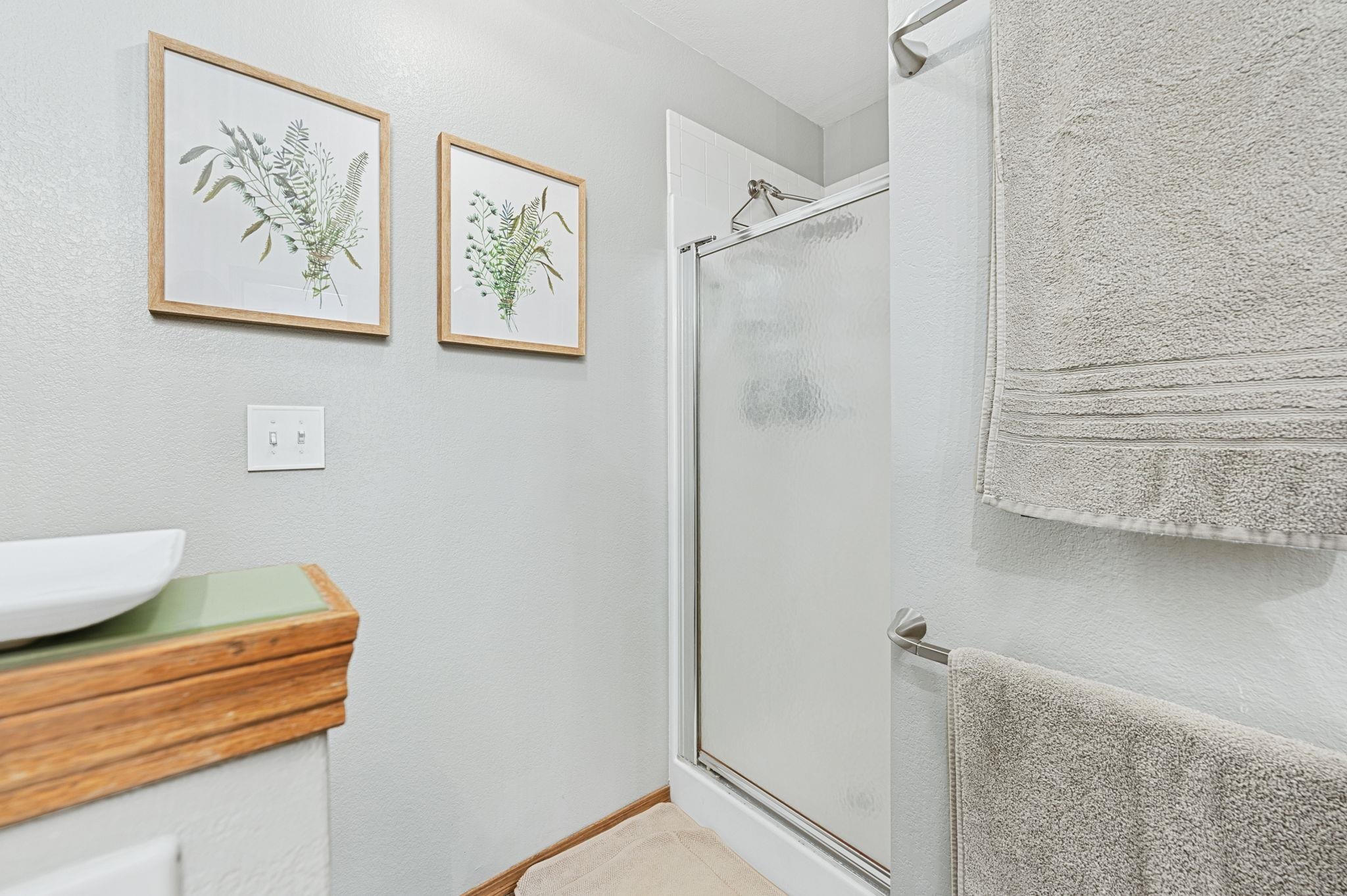 Goddard, Kansas 67052, United States, 4 Bedrooms Bedrooms, ,3 BathroomsBathrooms,Residential,Pending,51828