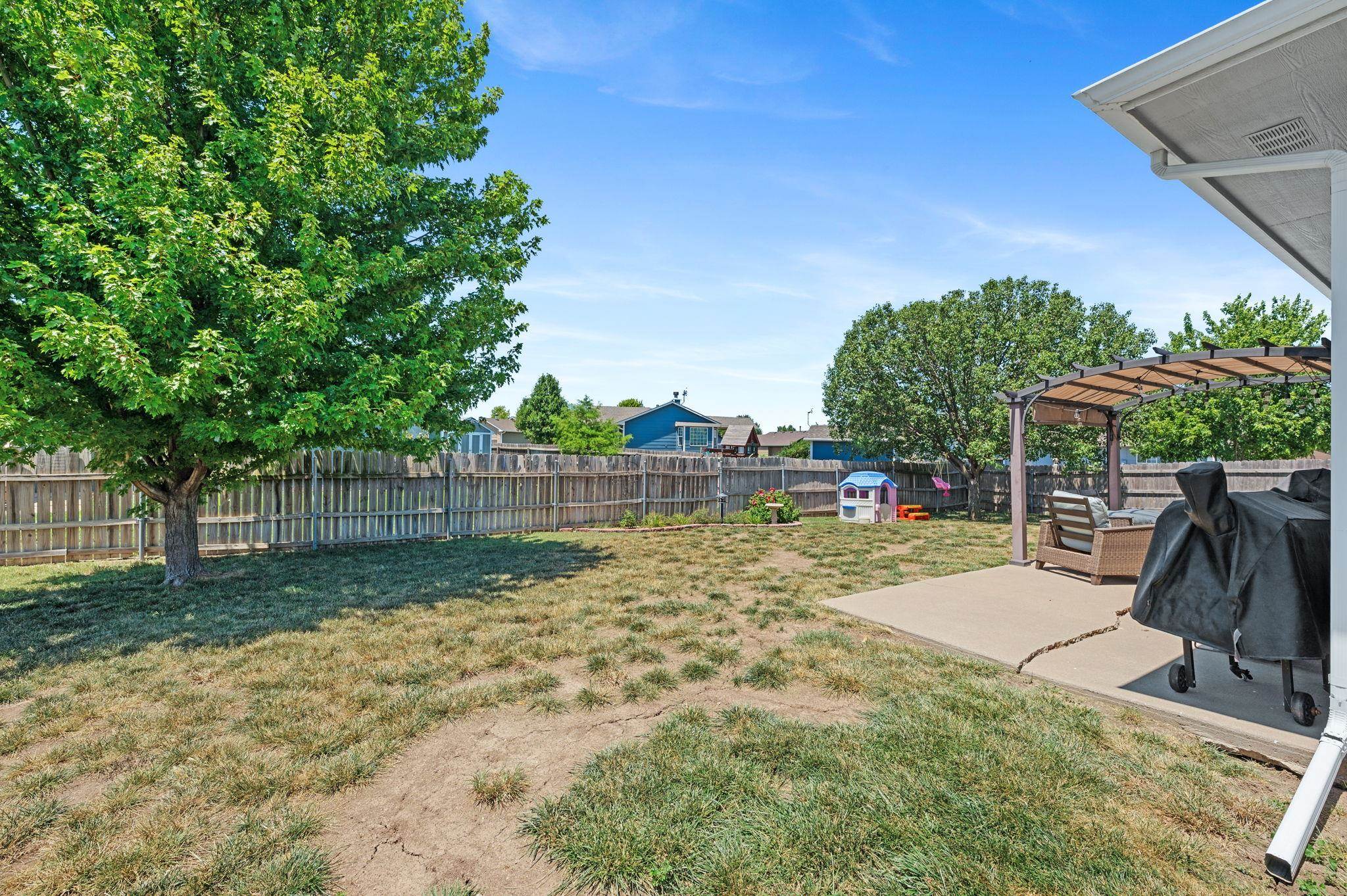 Goddard, Kansas 67052, United States, 4 Bedrooms Bedrooms, ,3 BathroomsBathrooms,Residential,Pending,51828