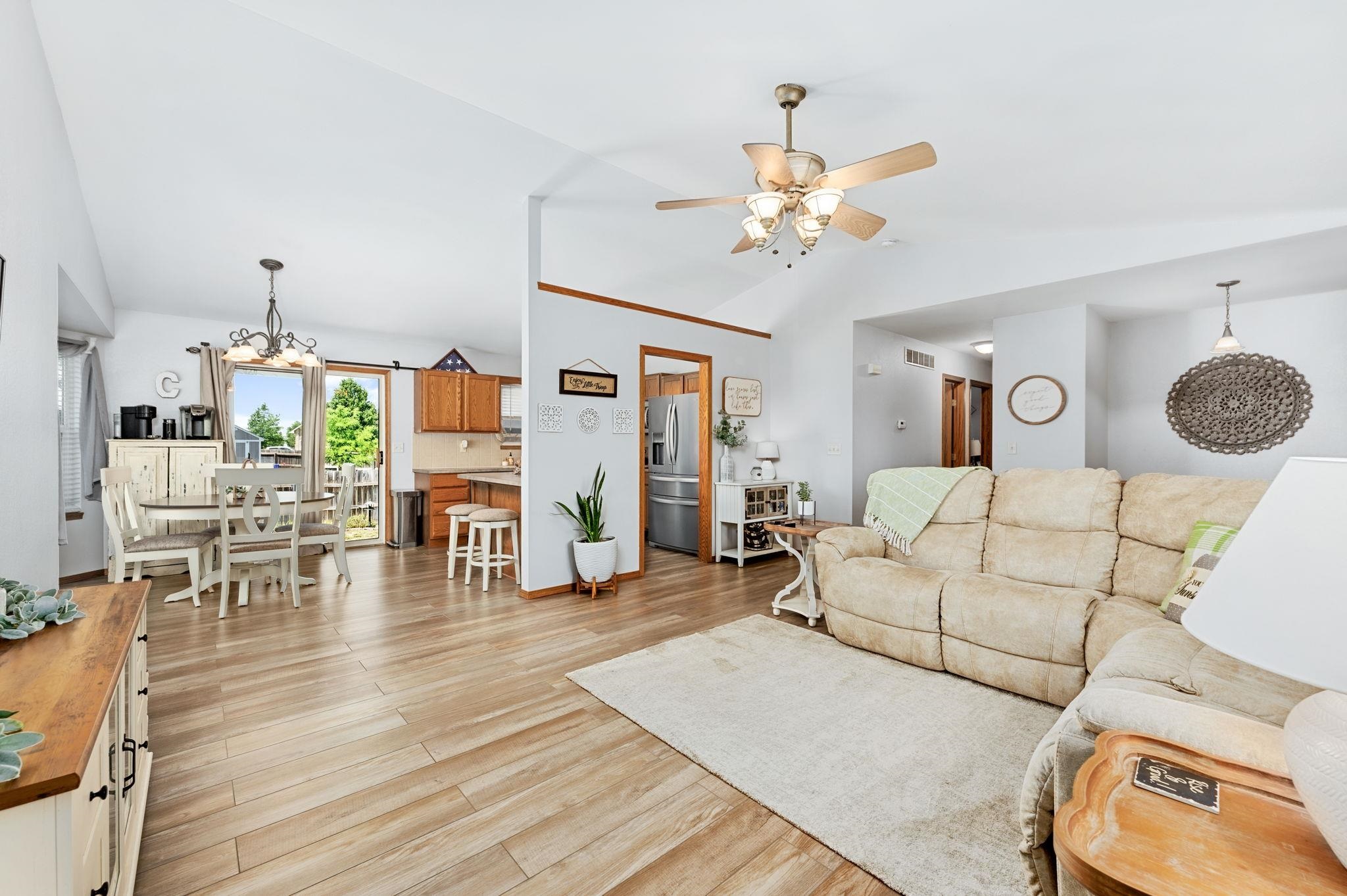 Goddard, Kansas 67052, United States, 4 Bedrooms Bedrooms, ,3 BathroomsBathrooms,Residential,Pending,51828