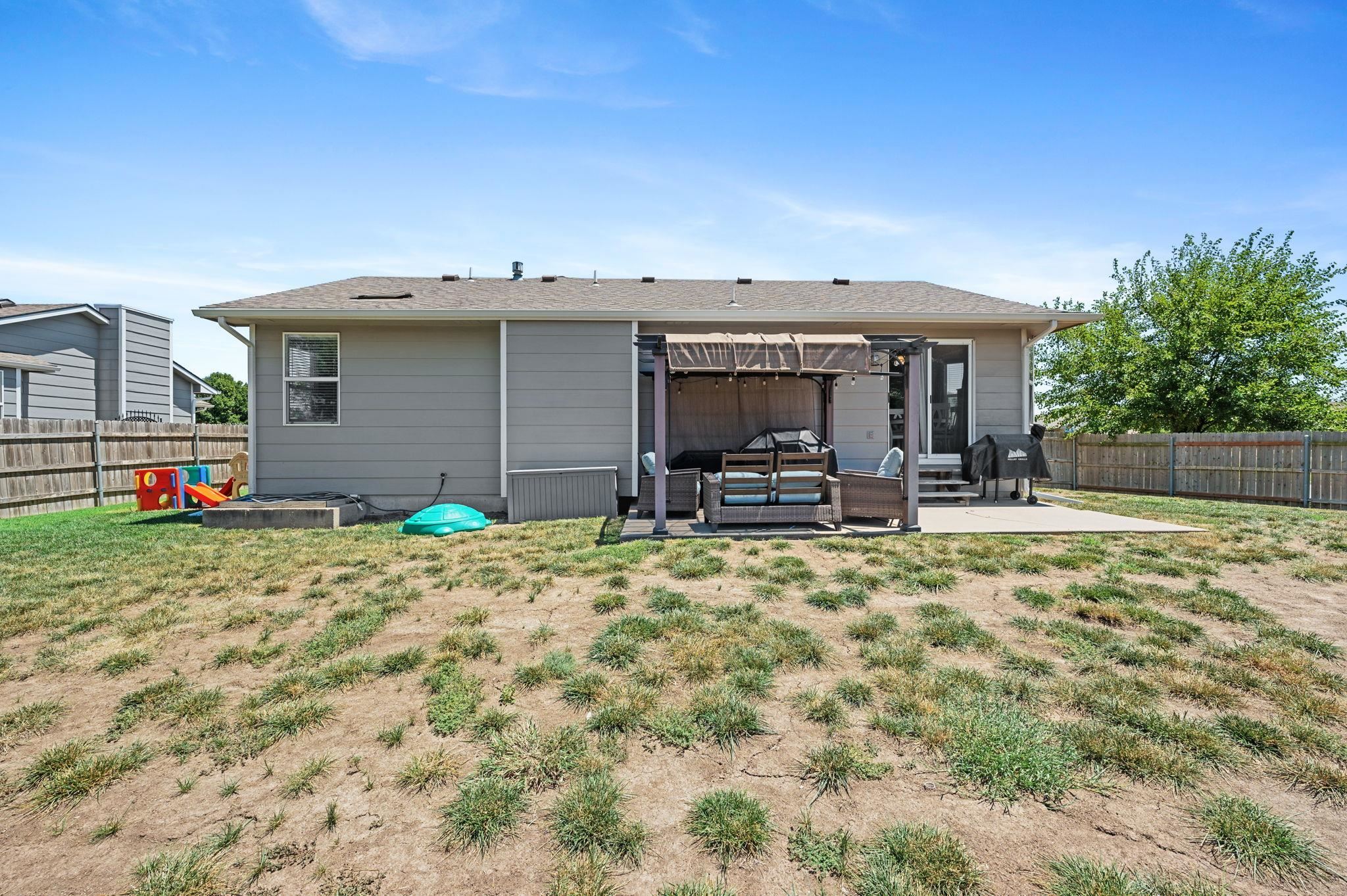 Goddard, Kansas 67052, United States, 4 Bedrooms Bedrooms, ,3 BathroomsBathrooms,Residential,Pending,51828