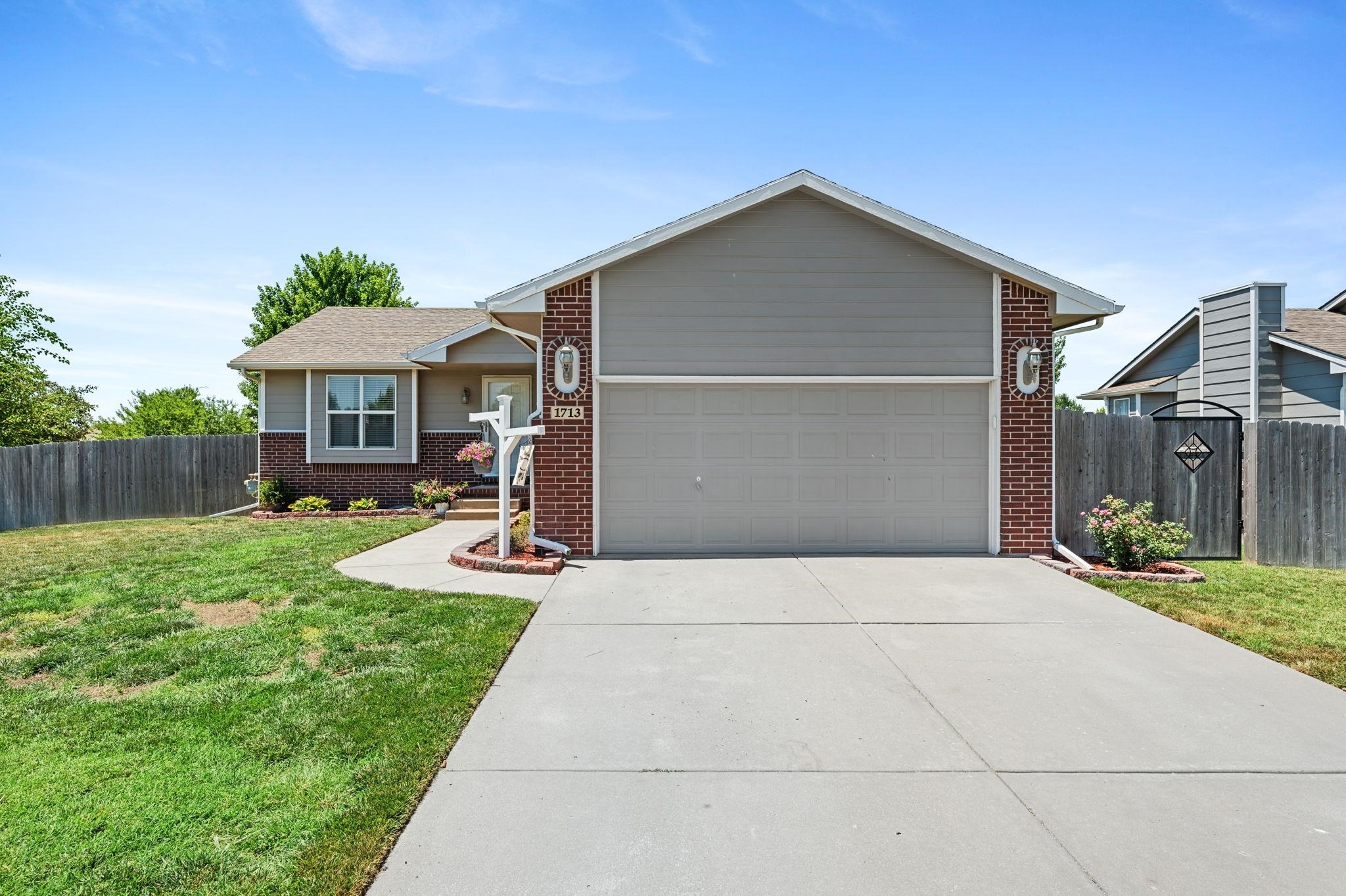 Goddard, Kansas 67052, United States, 4 Bedrooms Bedrooms, ,3 BathroomsBathrooms,Residential,Pending,51828