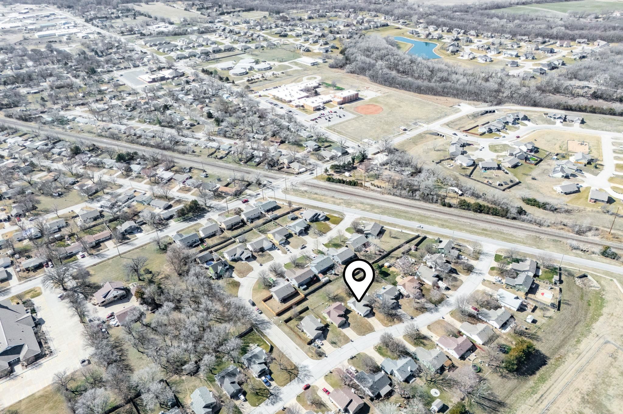 709 Deerfield Cir, Valley Center, Kansas image 32