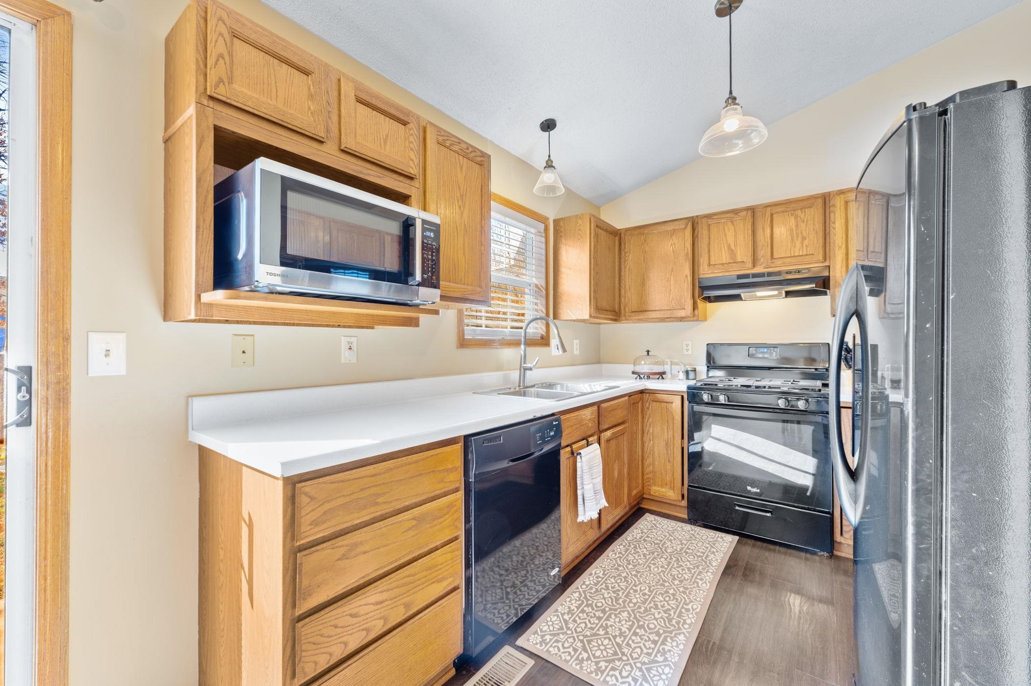 709 Deerfield Cir, Valley Center, Kansas image 9