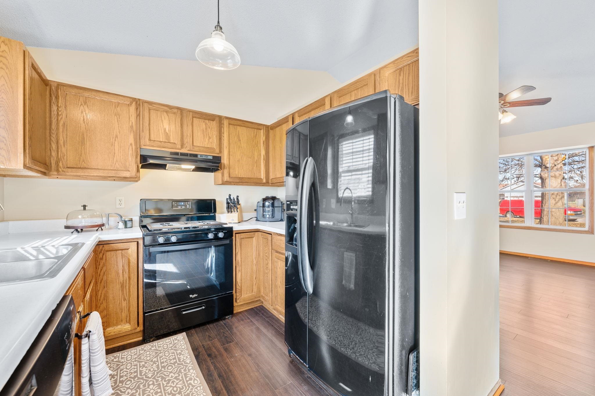709 Deerfield Cir, Valley Center, Kansas image 10