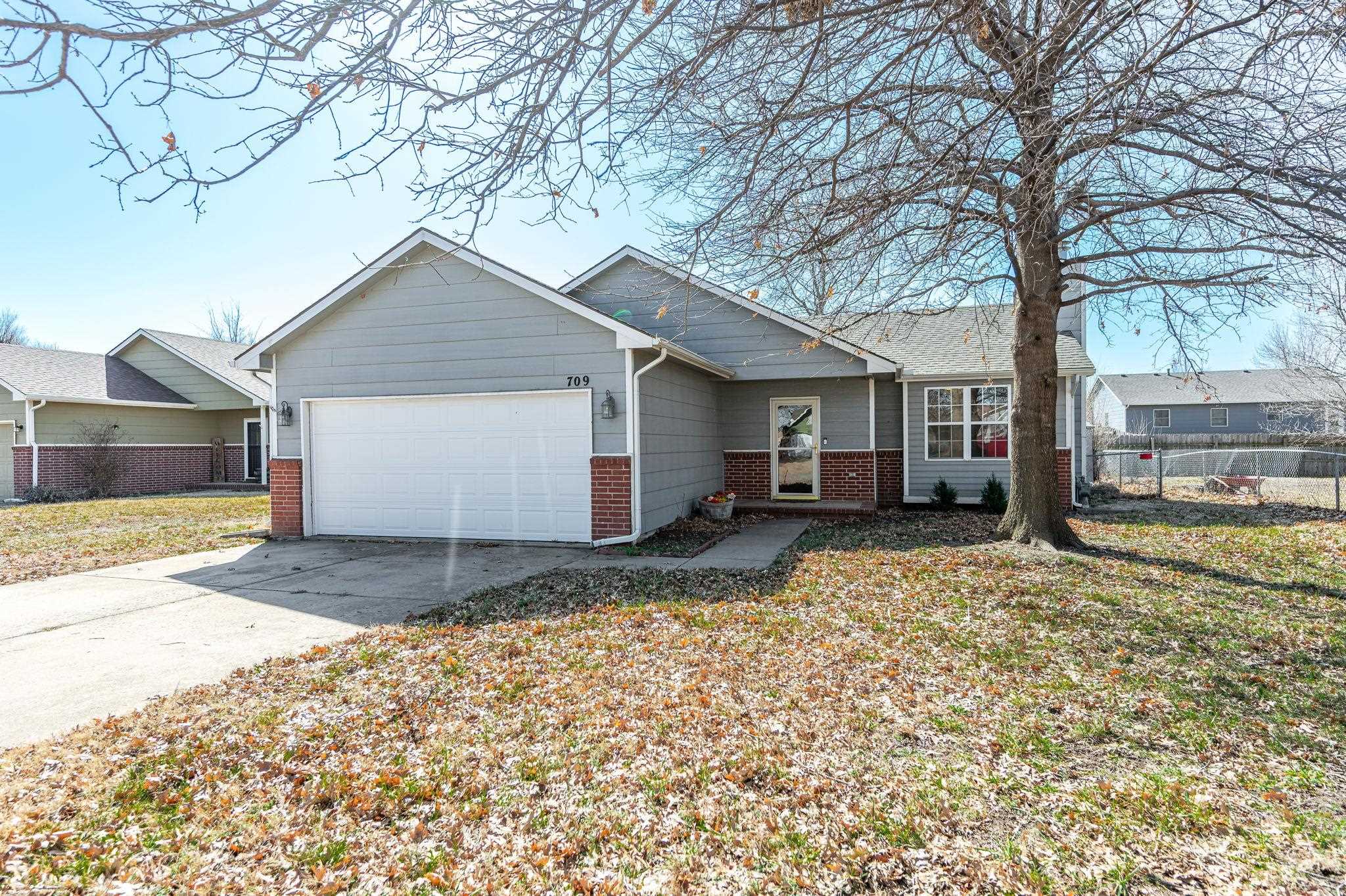 709 Deerfield Cir, Valley Center, Kansas image 1