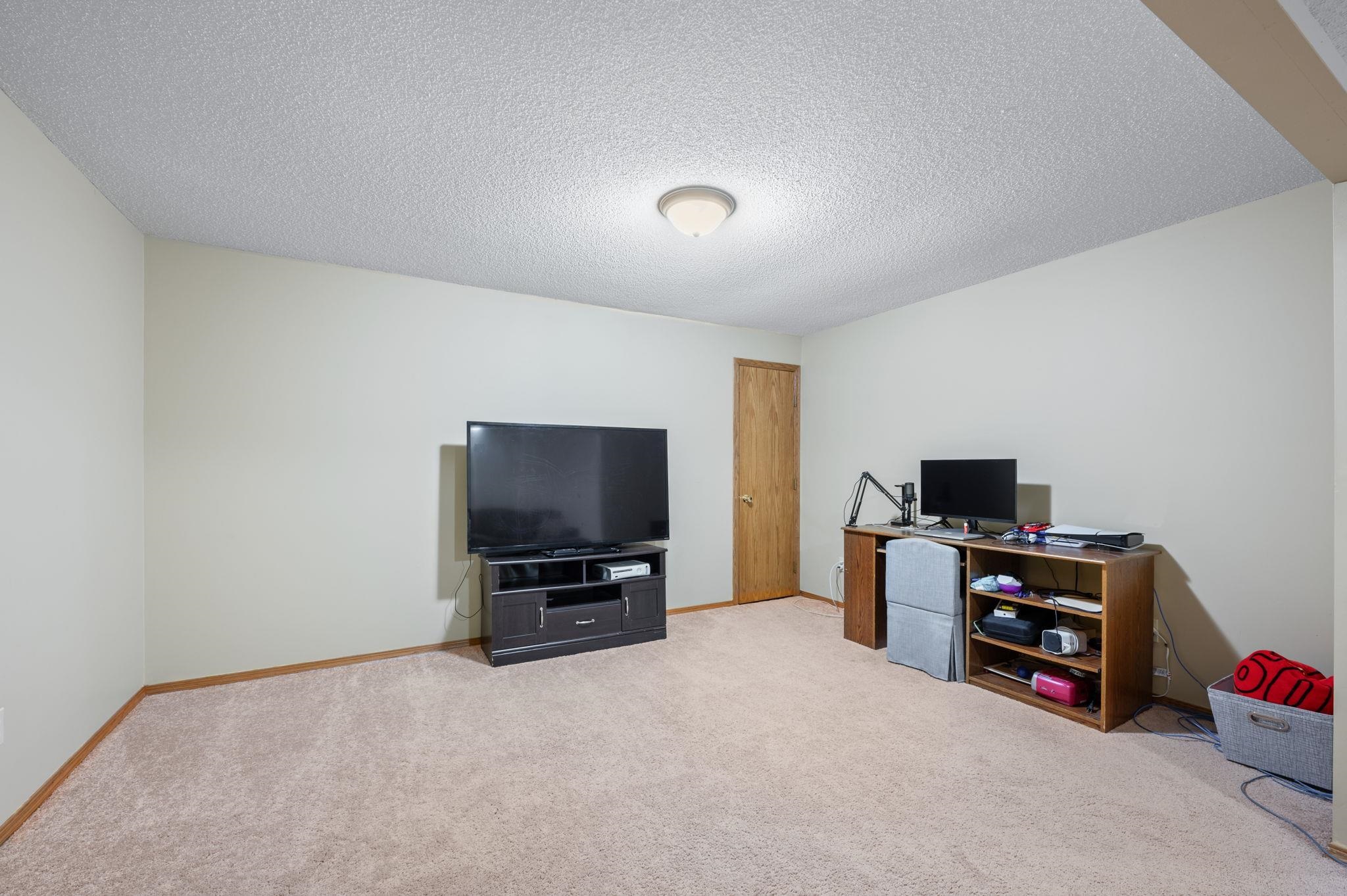 709 Deerfield Cir, Valley Center, Kansas image 21