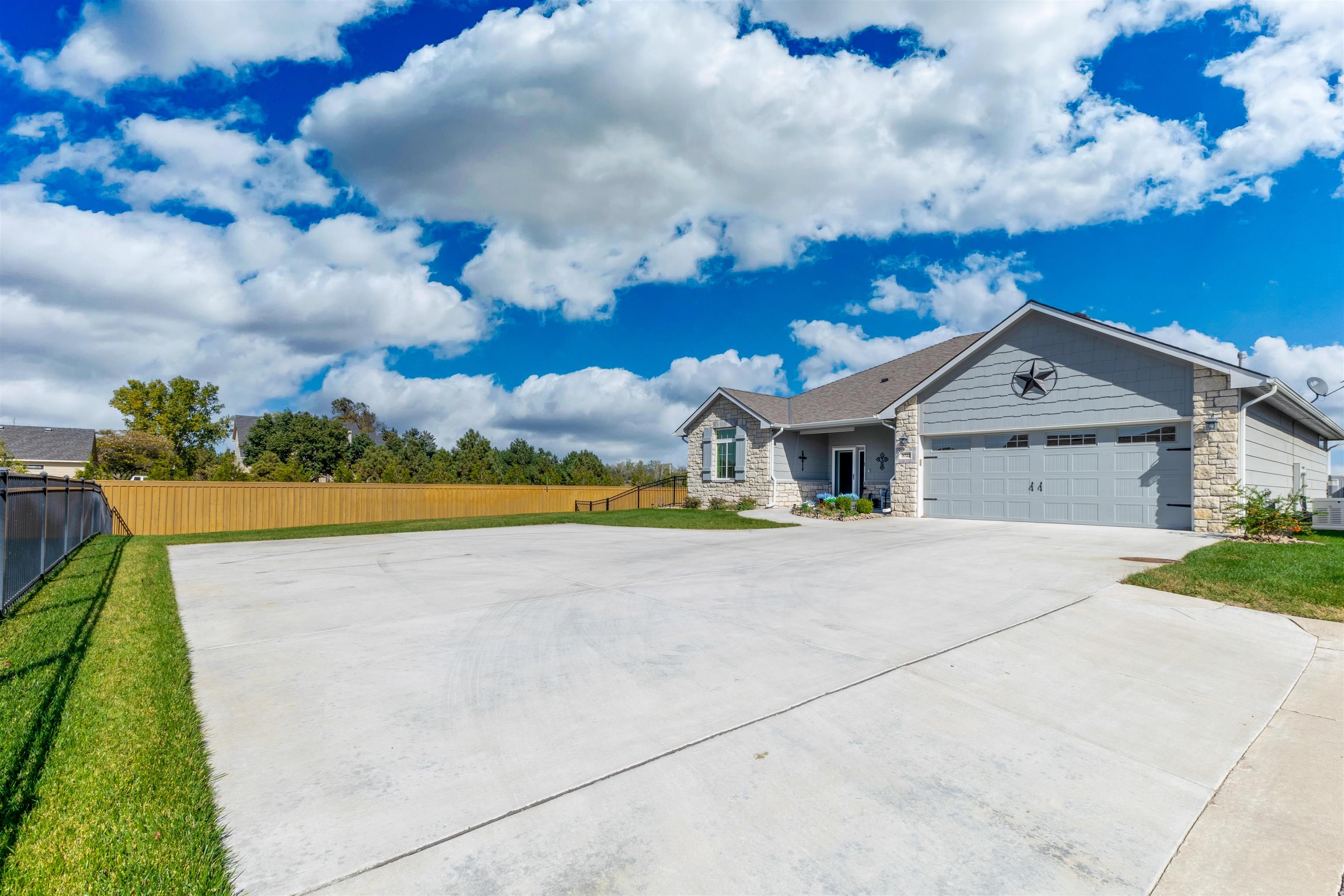 3722 N Lakeway Ct, Wichita, Virginia image 2