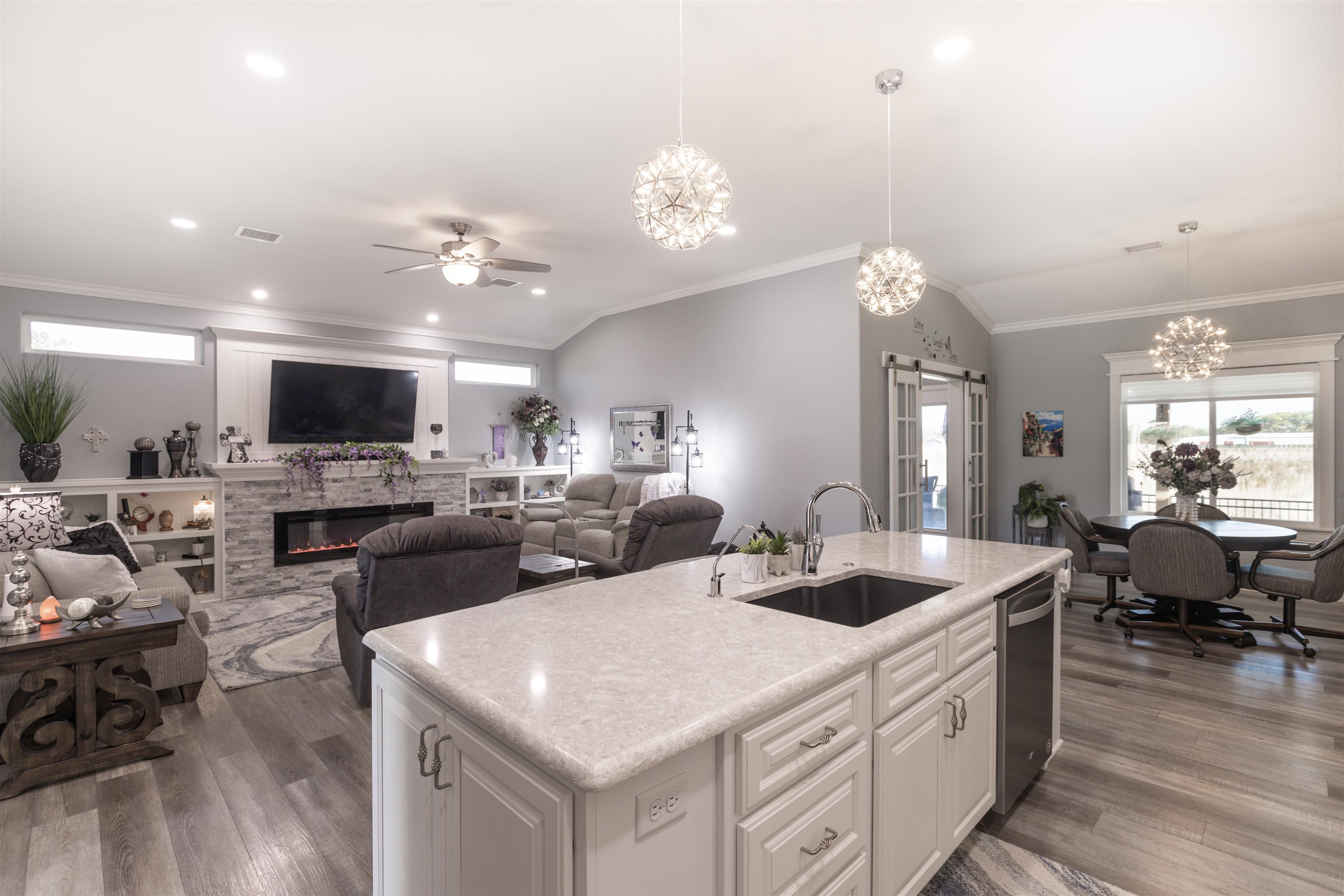 3722 N Lakeway Ct, Wichita, Virginia image 9