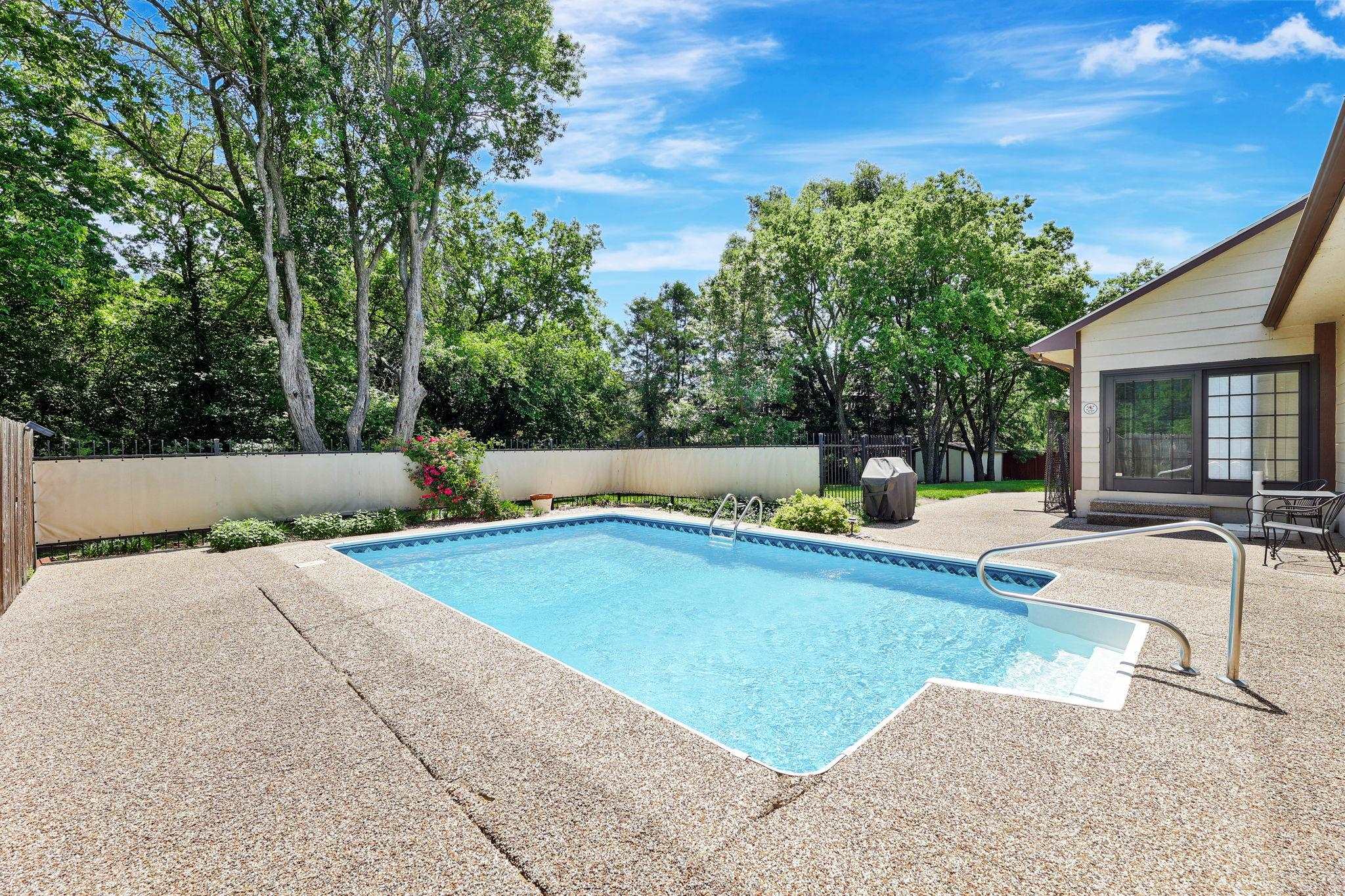 Derby, Kansas 67037, United States, 5 Bedrooms Bedrooms, ,3 BathroomsBathrooms,Residential,Pending,56356