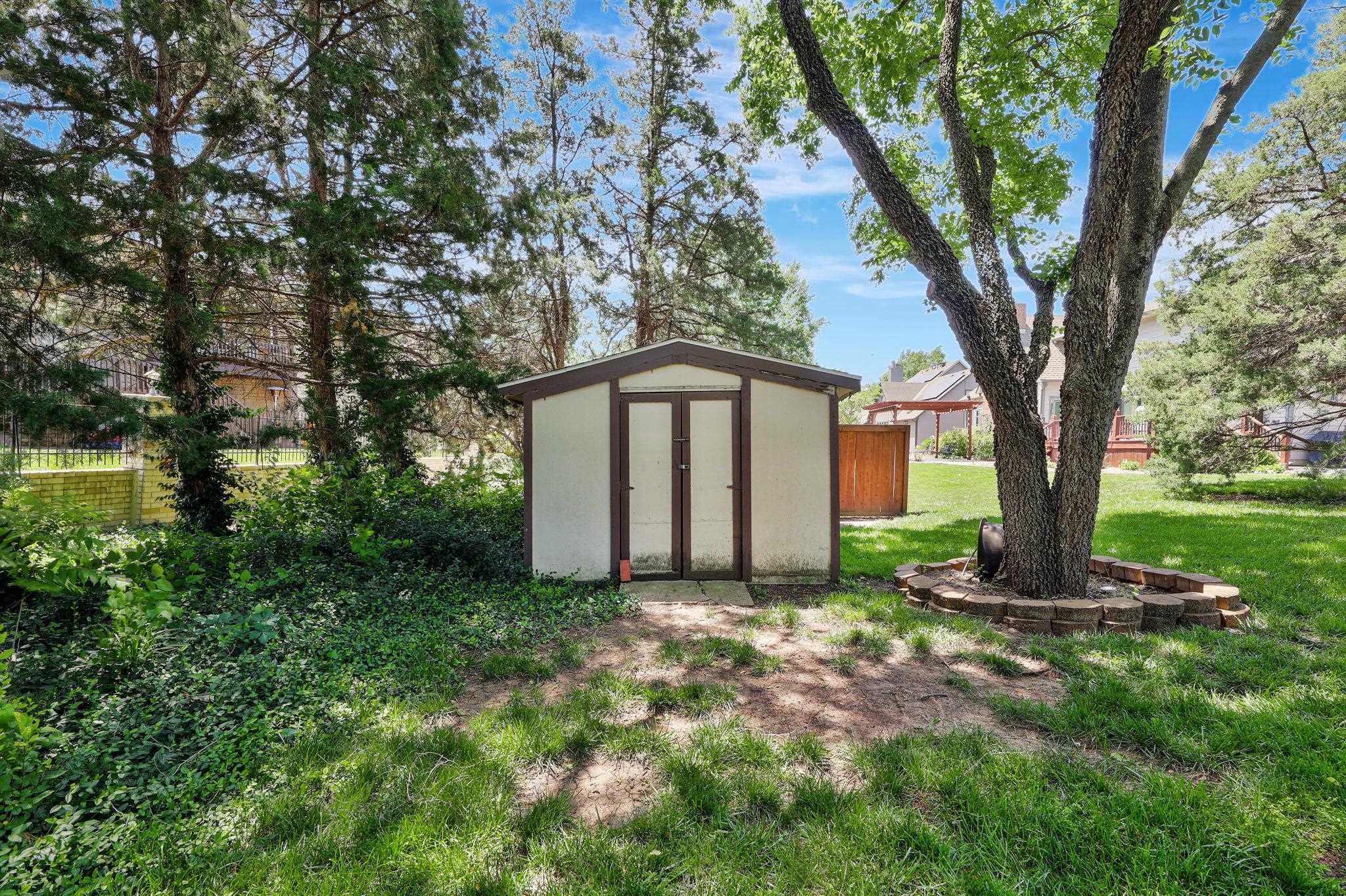 Derby, Kansas 67037, United States, 5 Bedrooms Bedrooms, ,3 BathroomsBathrooms,Residential,Pending,56356