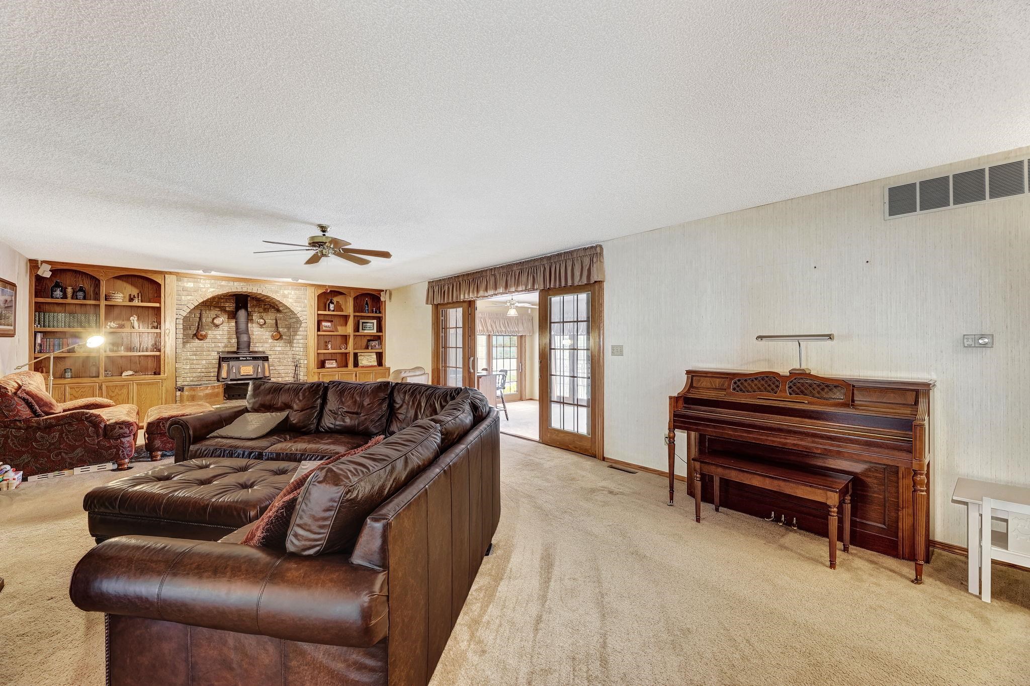 Derby, Kansas 67037, United States, 5 Bedrooms Bedrooms, ,3 BathroomsBathrooms,Residential,Pending,56356