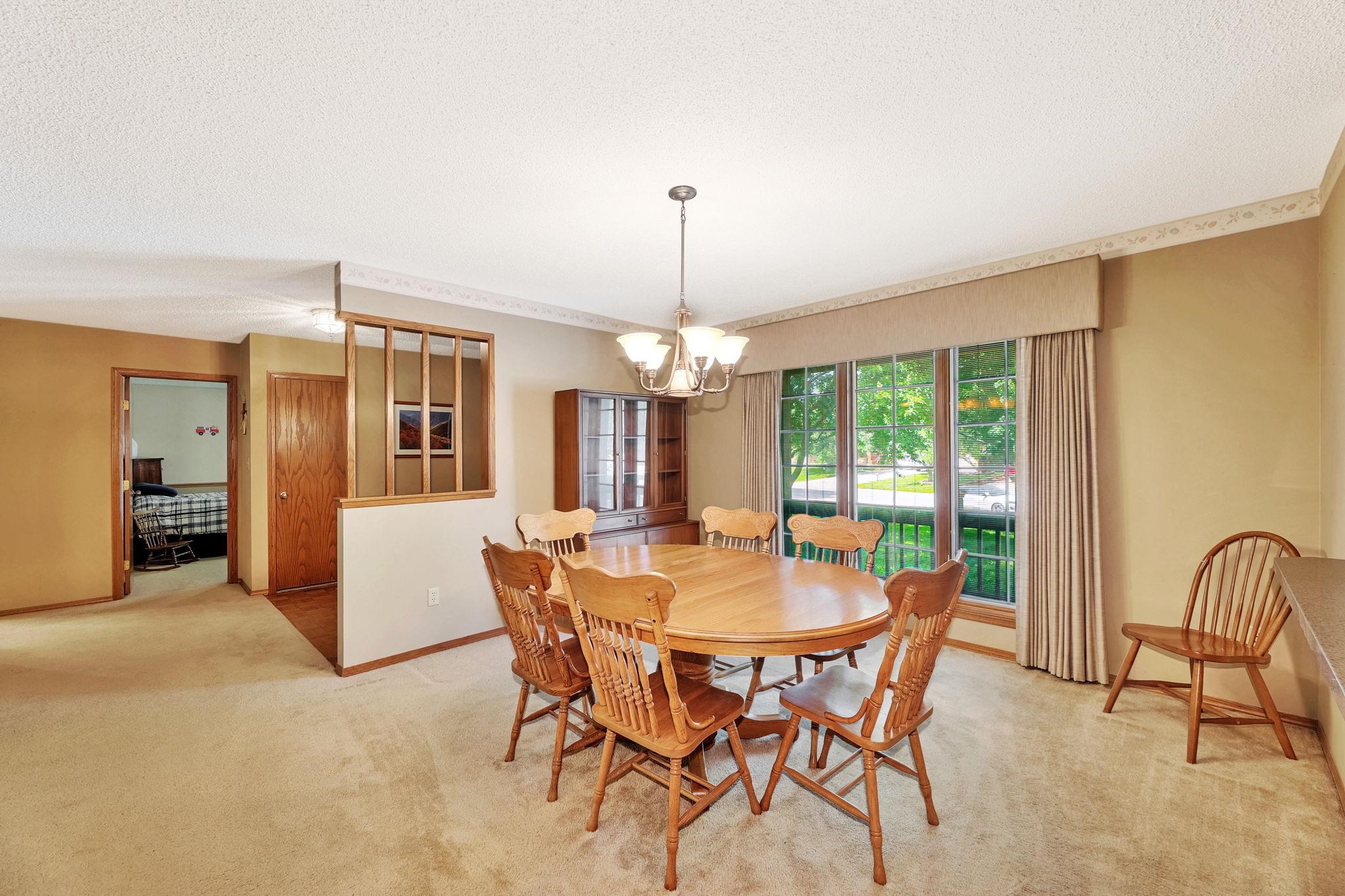 Derby, Kansas 67037, United States, 5 Bedrooms Bedrooms, ,3 BathroomsBathrooms,Residential,Pending,56356