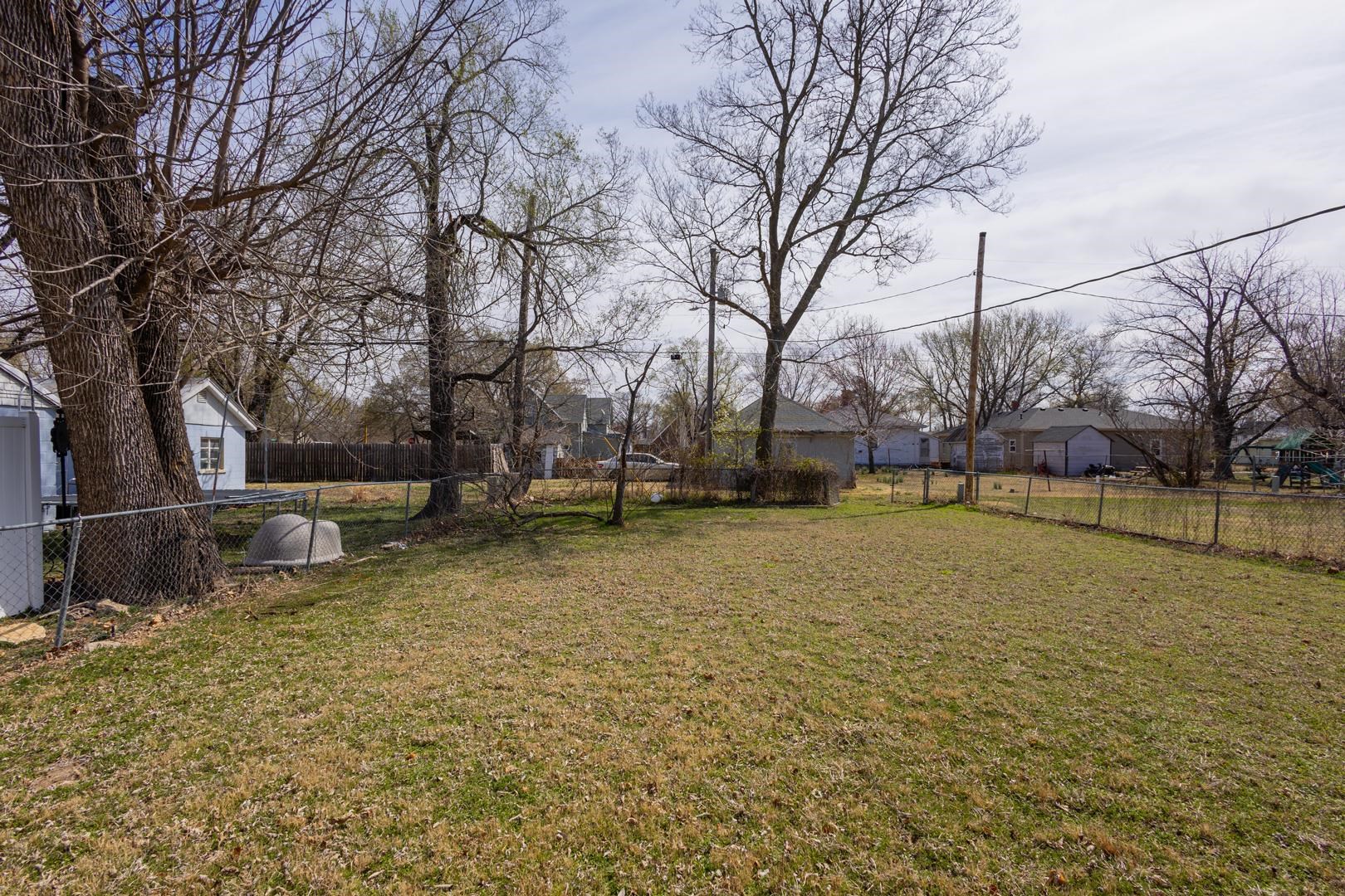 208 S Walnut St, Douglass, Kansas image 32