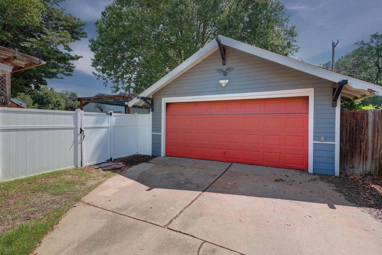 910 N 2nd St, Arkansas City, Kansas image 34