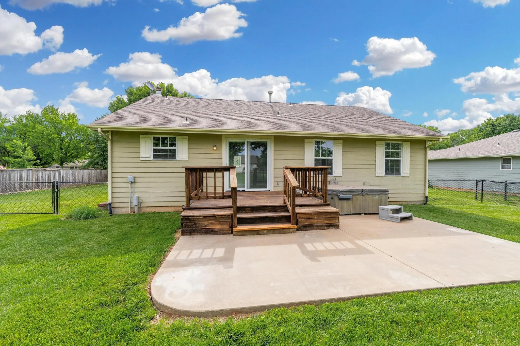 Oxford, Kansas 67119, United States, 5 Bedrooms Bedrooms, ,3 BathroomsBathrooms,Residential,Active,139572