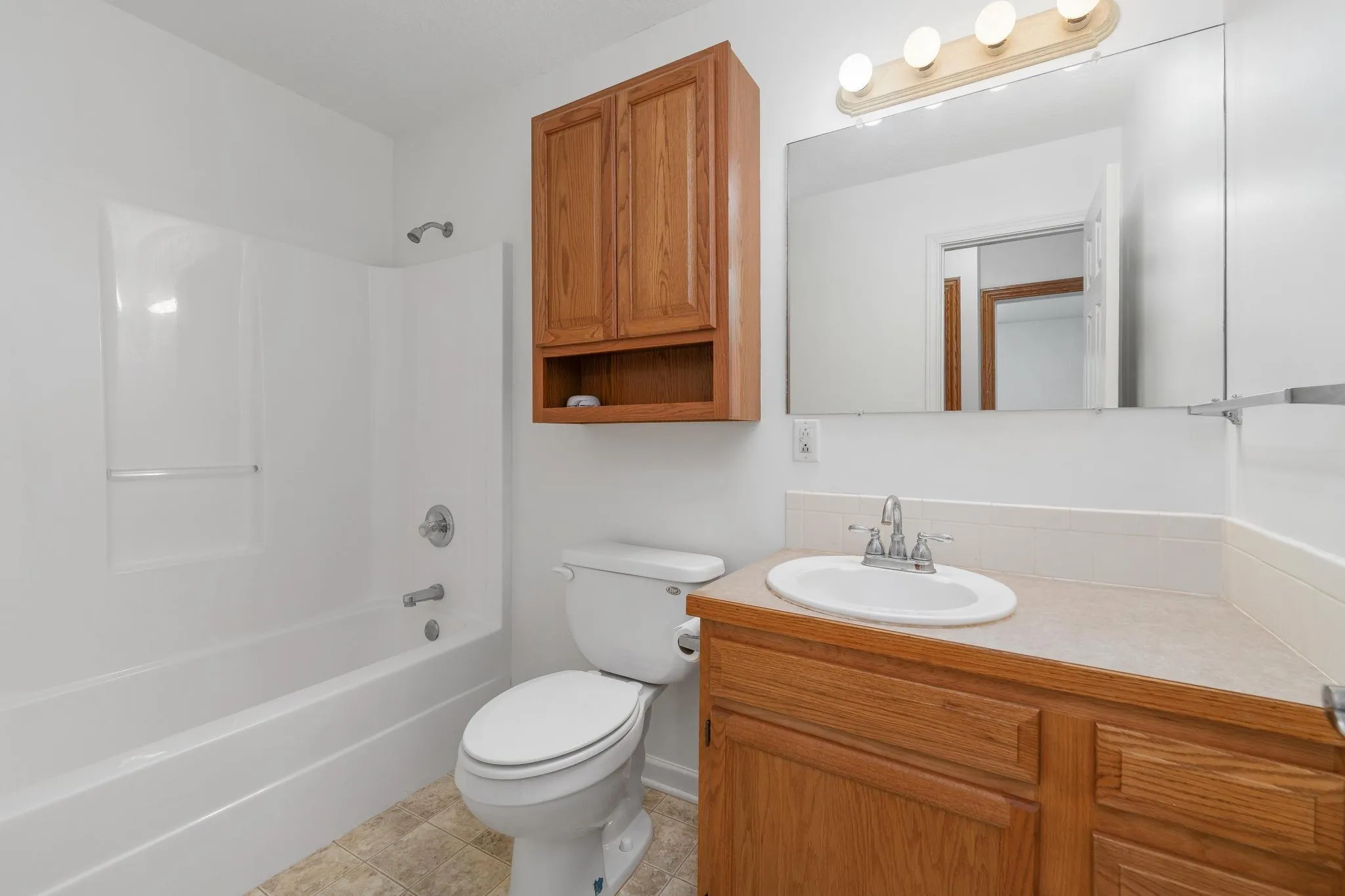 Oxford, Kansas 67119, United States, 5 Bedrooms Bedrooms, ,3 BathroomsBathrooms,Residential,Active,139572