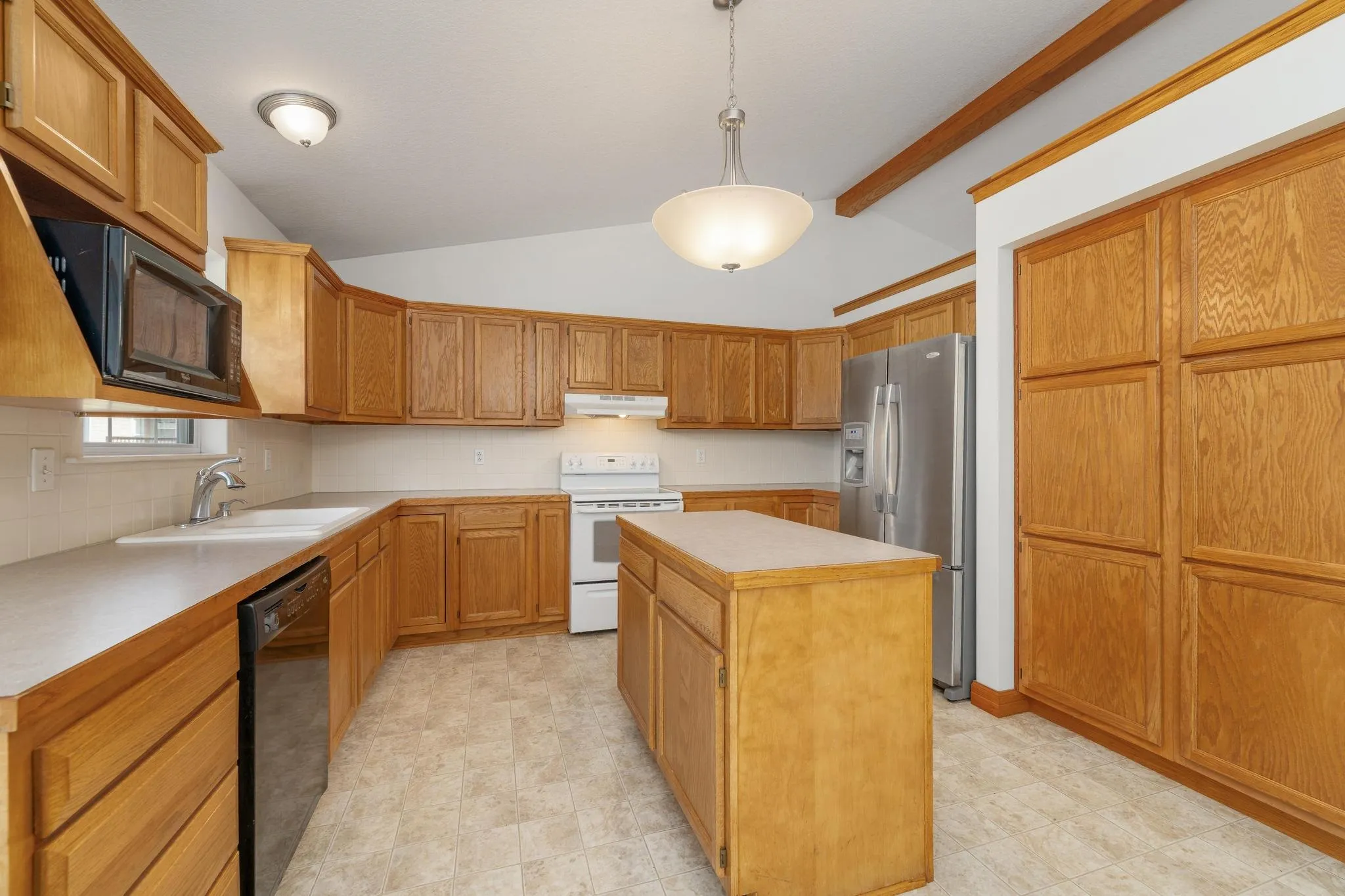 Oxford, Kansas 67119, United States, 5 Bedrooms Bedrooms, ,3 BathroomsBathrooms,Residential,Active,139572