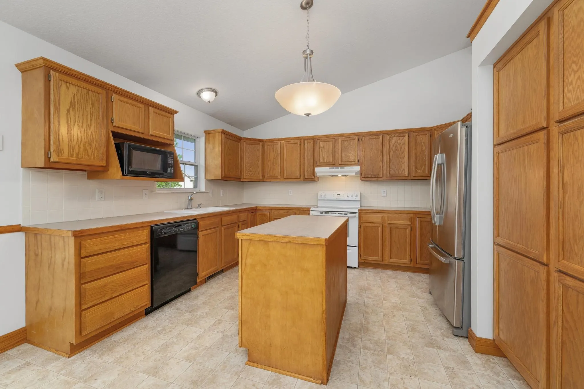 Oxford, Kansas 67119, United States, 5 Bedrooms Bedrooms, ,3 BathroomsBathrooms,Residential,Active,139572