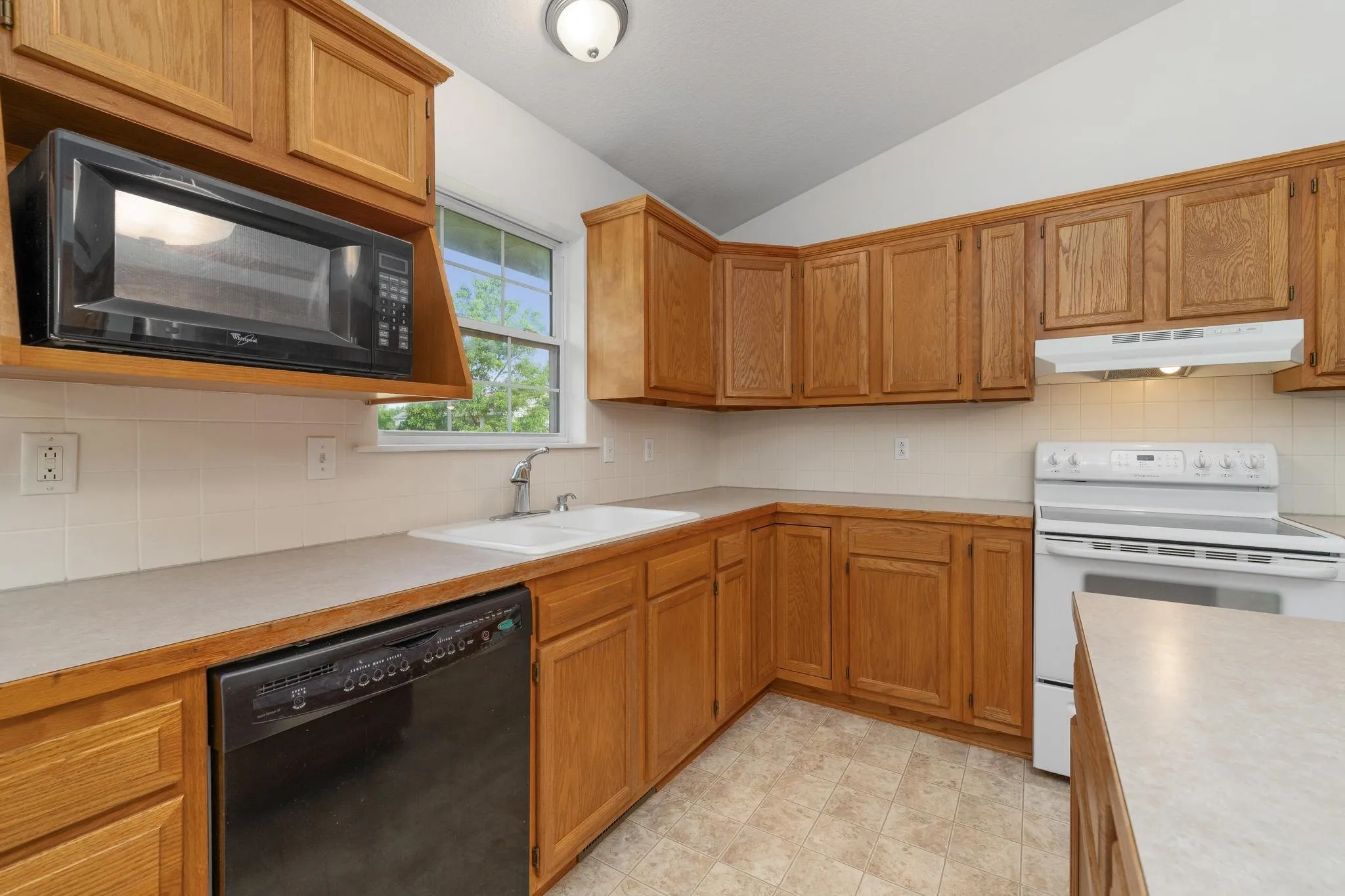 Oxford, Kansas 67119, United States, 5 Bedrooms Bedrooms, ,3 BathroomsBathrooms,Residential,Active,139572