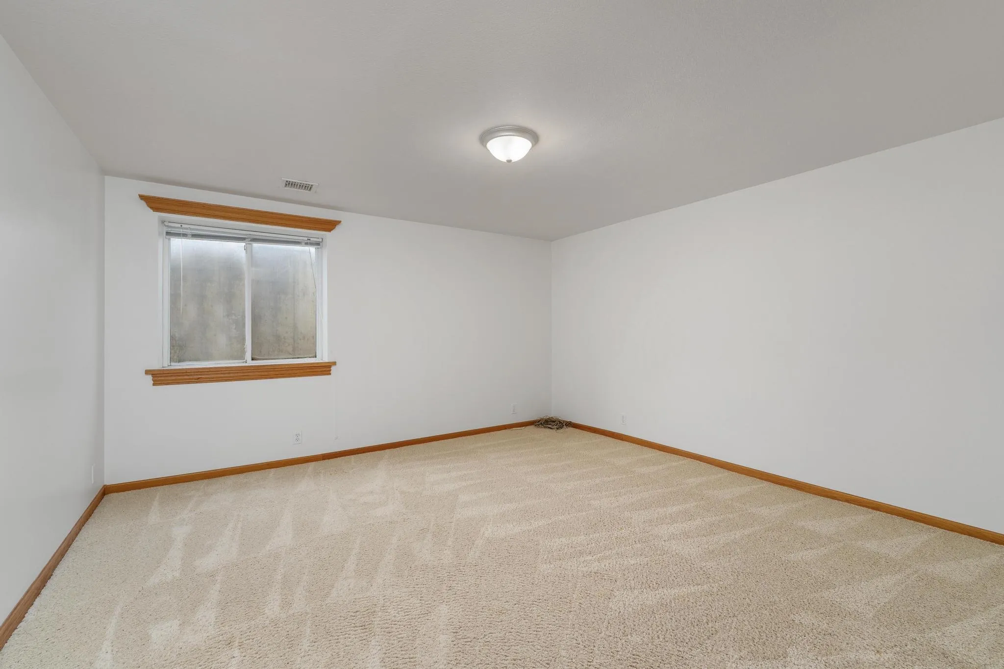 Oxford, Kansas 67119, United States, 5 Bedrooms Bedrooms, ,3 BathroomsBathrooms,Residential,Active,139572