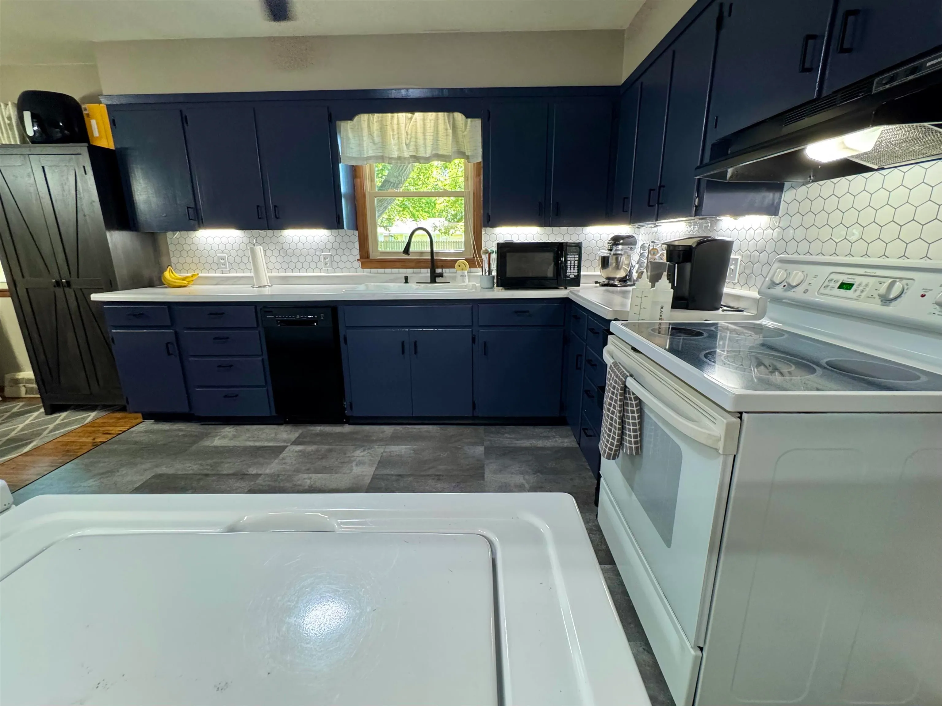 Newton, Kansas 67114, United States, 2 Bedrooms Bedrooms, ,1 BathroomBathrooms,Residential,Active,163441