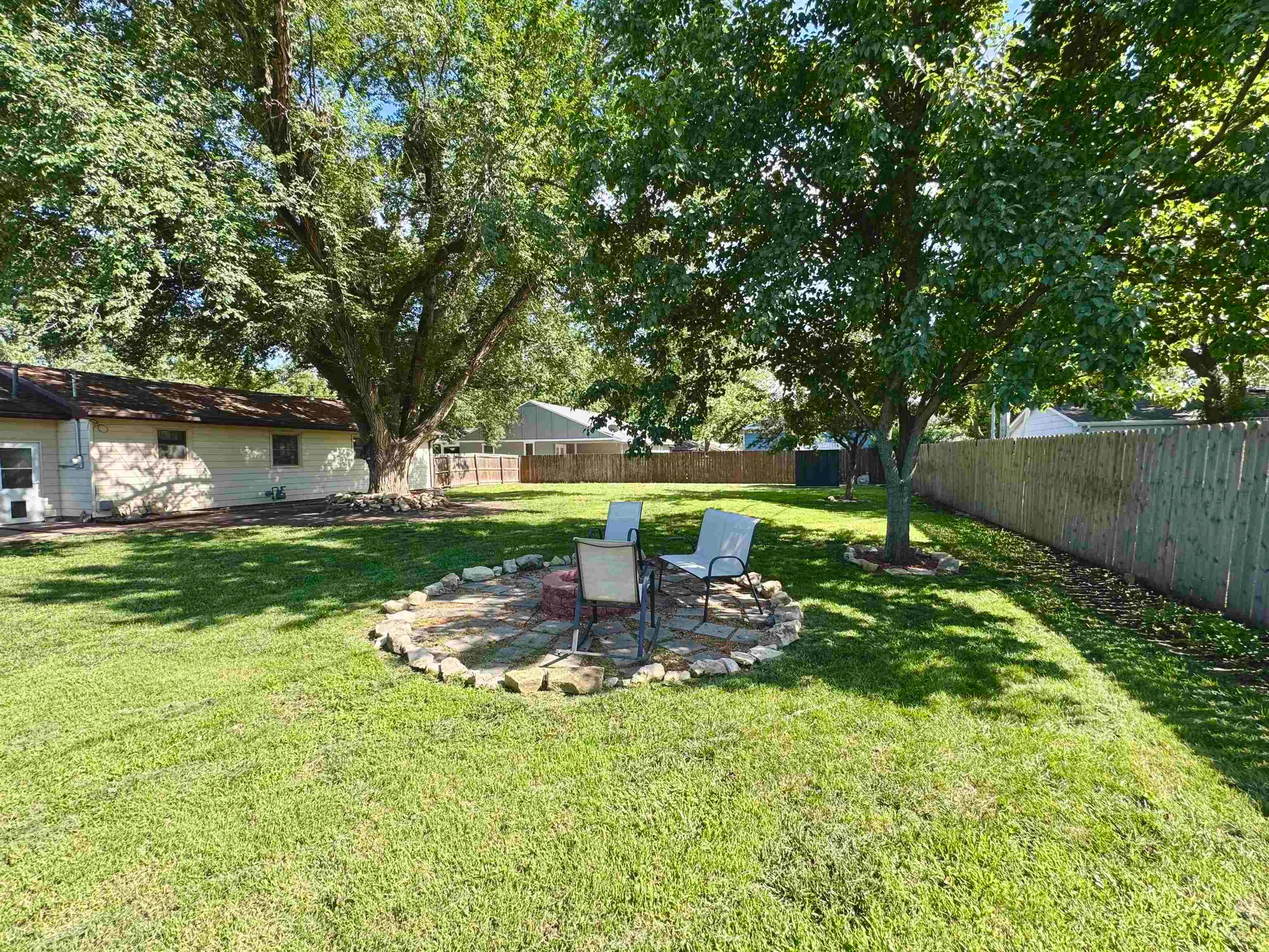 Newton, Kansas 67114, United States, 2 Bedrooms Bedrooms, ,1 BathroomBathrooms,Residential,Active,163441