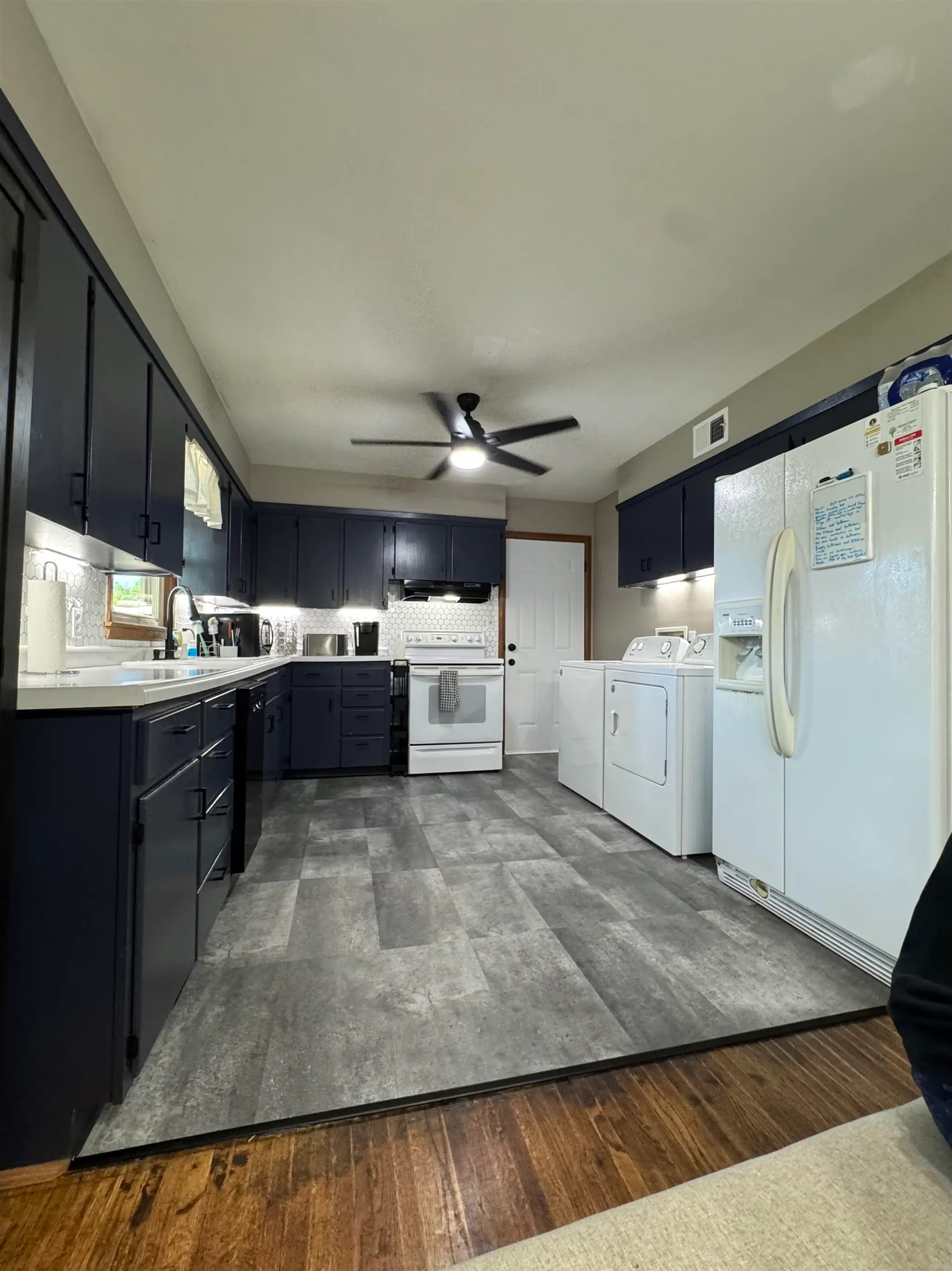 Newton, Kansas 67114, United States, 2 Bedrooms Bedrooms, ,1 BathroomBathrooms,Residential,Active,163441