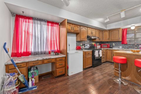 Tiny photo for 1835 S Cypress St, Wichita, KS 67207 (MLS # 669285)