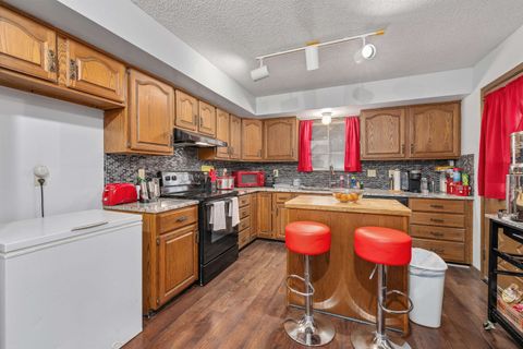 Tiny photo for 1835 S Cypress St, Wichita, KS 67207 (MLS # 669285)