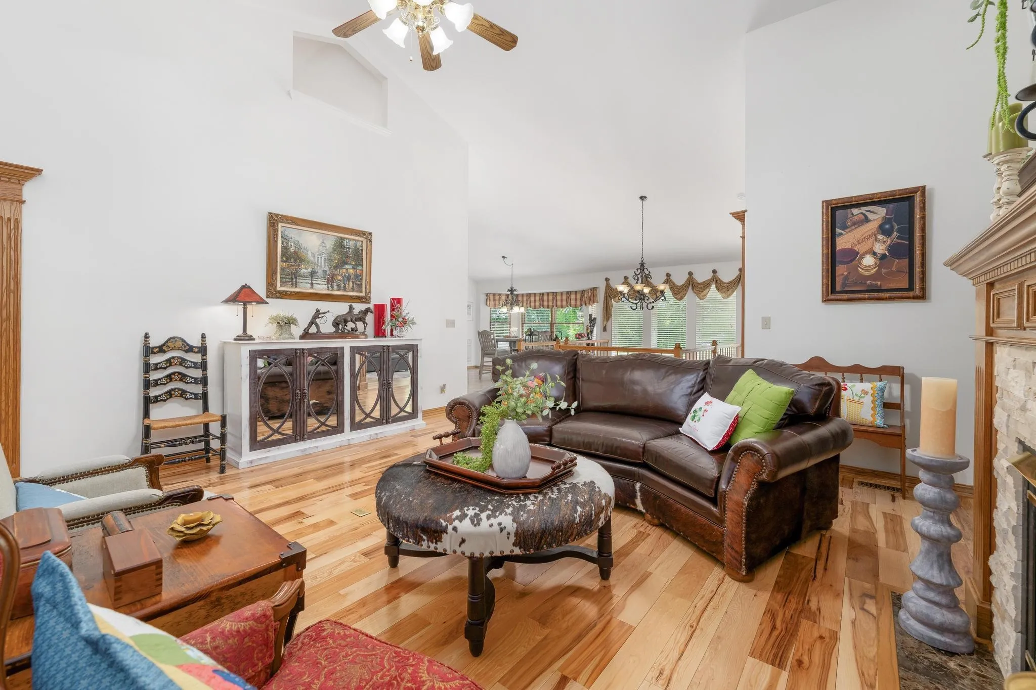 Winfield, Kansas 67156, United States, 4 Bedrooms Bedrooms, ,3 BathroomsBathrooms,Residential,Pending,144186