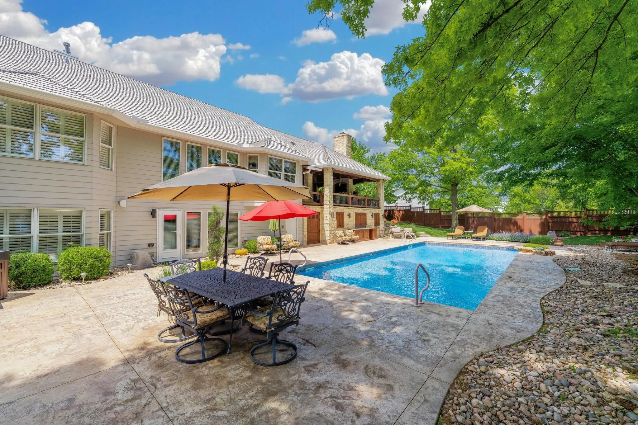 Winfield, Kansas 67156, United States, 4 Bedrooms Bedrooms, ,3 BathroomsBathrooms,Residential,Pending,144186